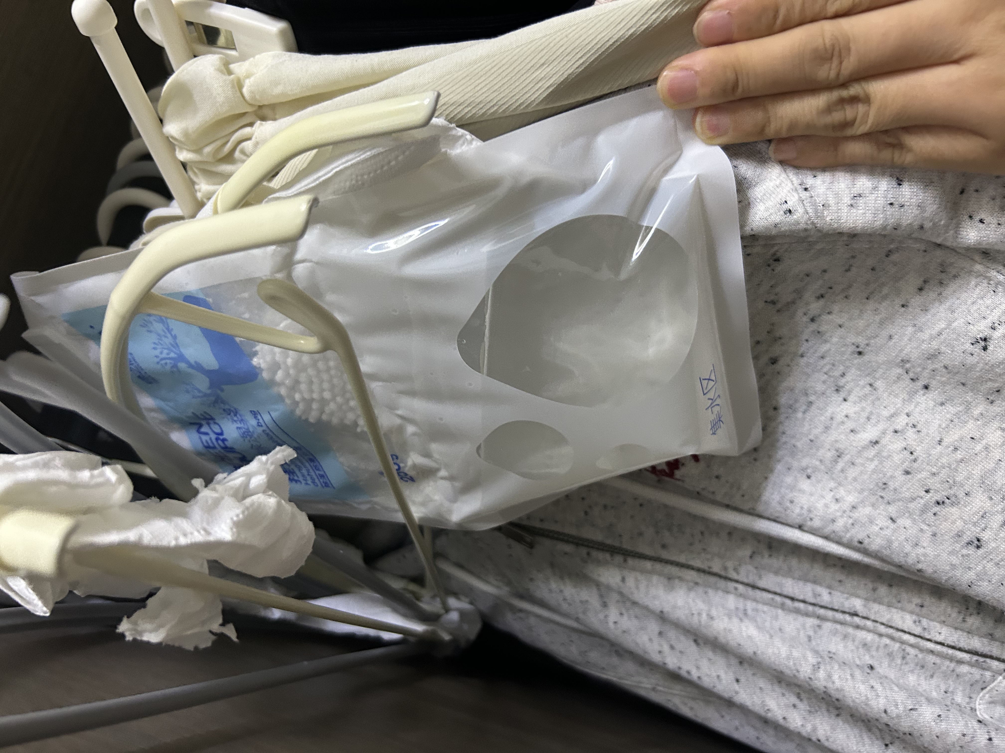 绿之源可挂式除湿袋250g10袋大容量衣柜宿舍床上被子除湿剂干燥剂吸湿包 实拍图