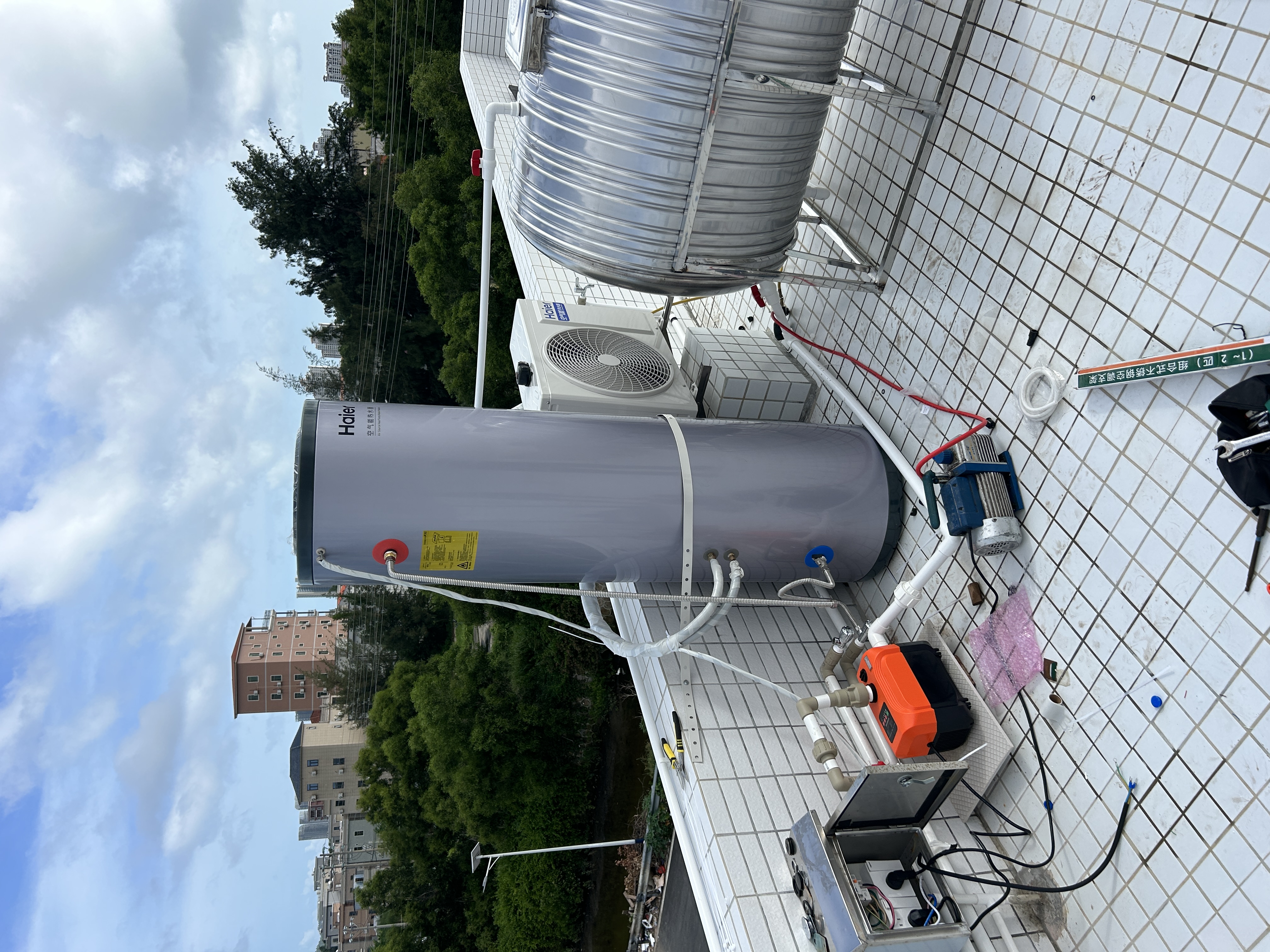 海尔（Haier）双变频空气能热水器200升超一级能效省电80℃高水温家用全屋净水洗商用热泵源电热水器以旧换新装 200升紫色双变频王【FOF净水洗】 变频 带电辅热 实拍图