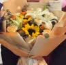 花艺湾鲜花同城配送玫瑰百合花束表白送女友老婆闺蜜生日礼物 11朵香槟2朵向日葵3朵白百合混搭 全国同城配送 留言送花日期 实拍图