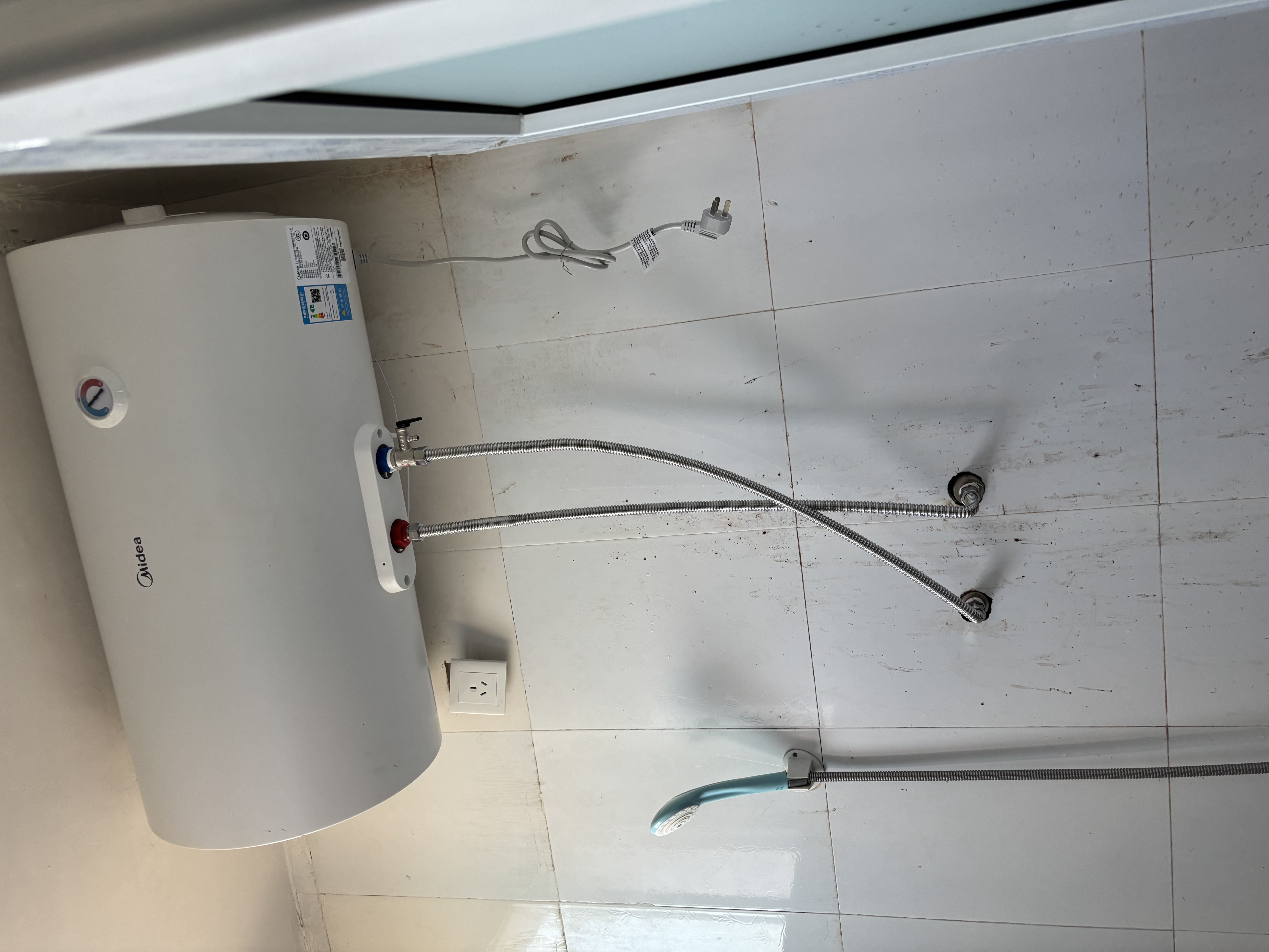 美的（Midea）【租房轻奢】电热水器家用60升一级能效2000W节能省电加长防电墙F60-20A3Pro(HE) 实拍图