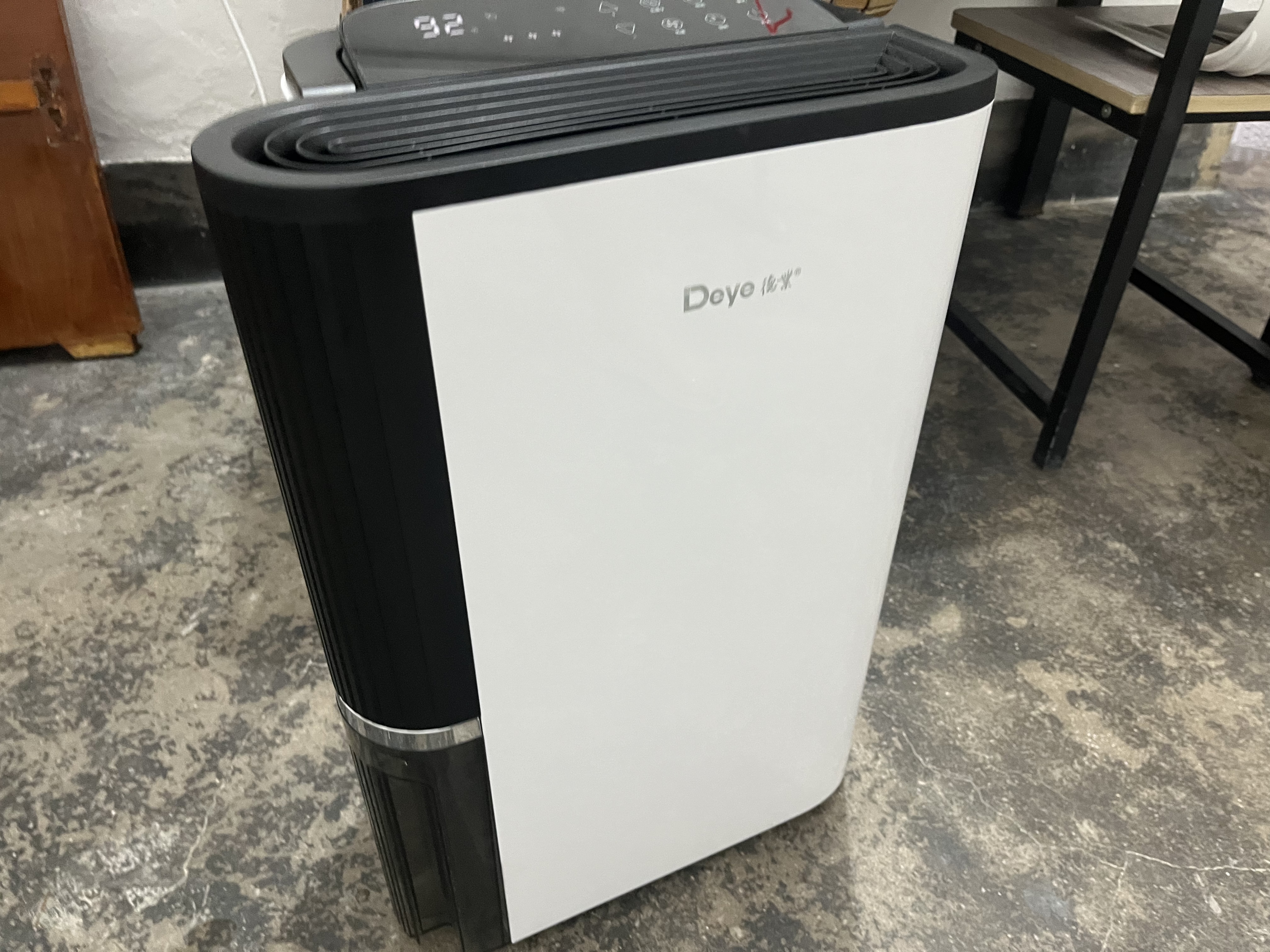 德业（Deye）除湿机/抽湿机 除湿量25升/天 45㎡家用轻音地下室除潮除湿器干衣机客厅卧室 手机智控DYD-T22A3 实拍图