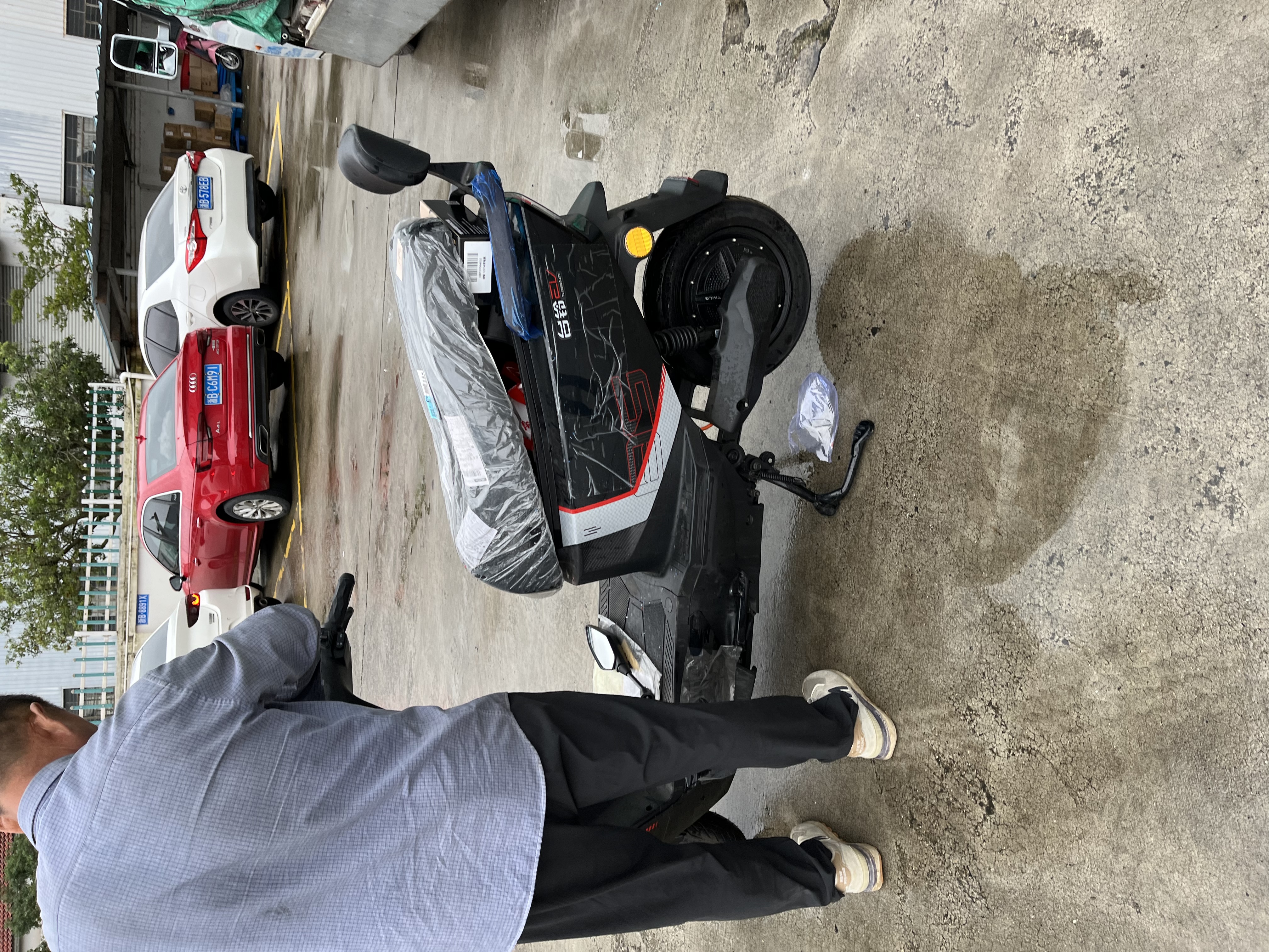 台铃电动摩托车A1【仅车架无电池无充电器】电动车1200W高速电摩外卖上班代步电瓶车极夜黑 实拍图