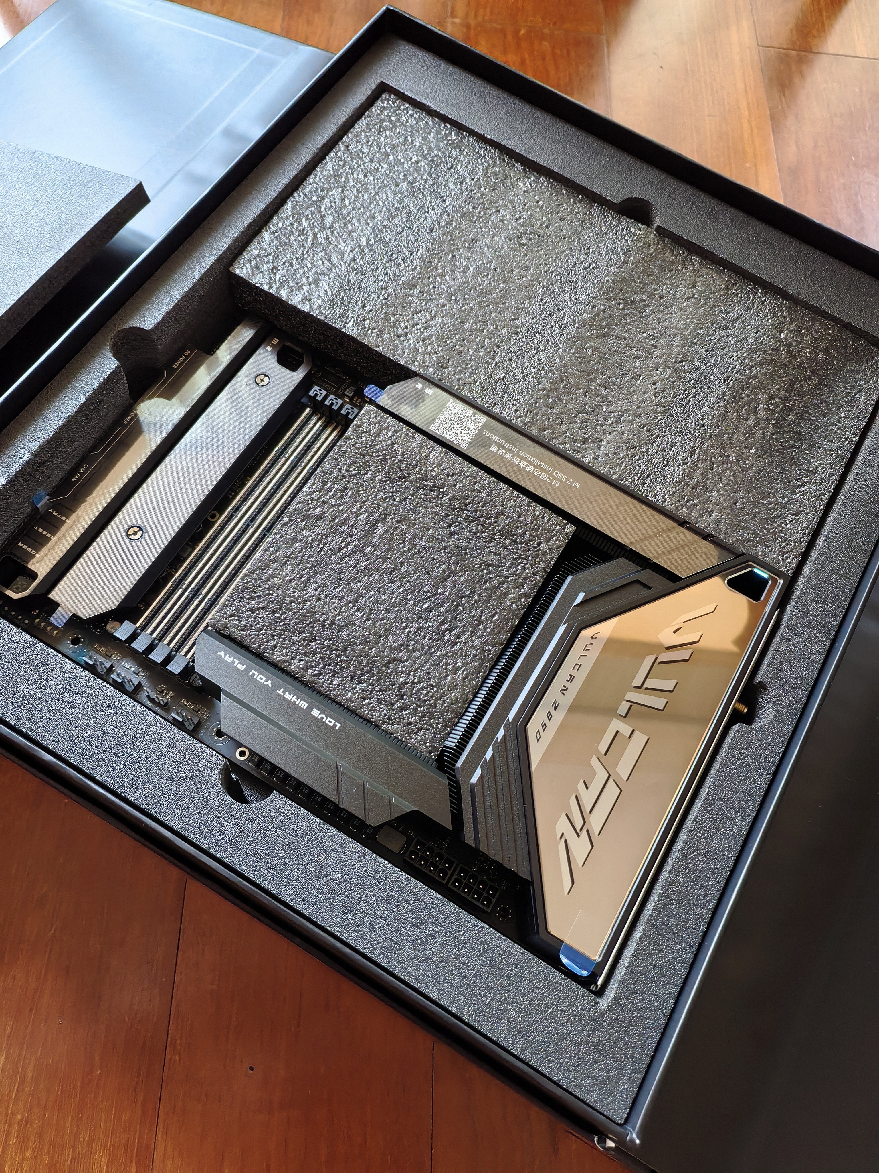 七彩虹（Colorful）iGame Z890 VULCAN X V20 DDR5 火神主板 支持285K/265K/245K（Intel Z890/LGA 1851） 实拍图