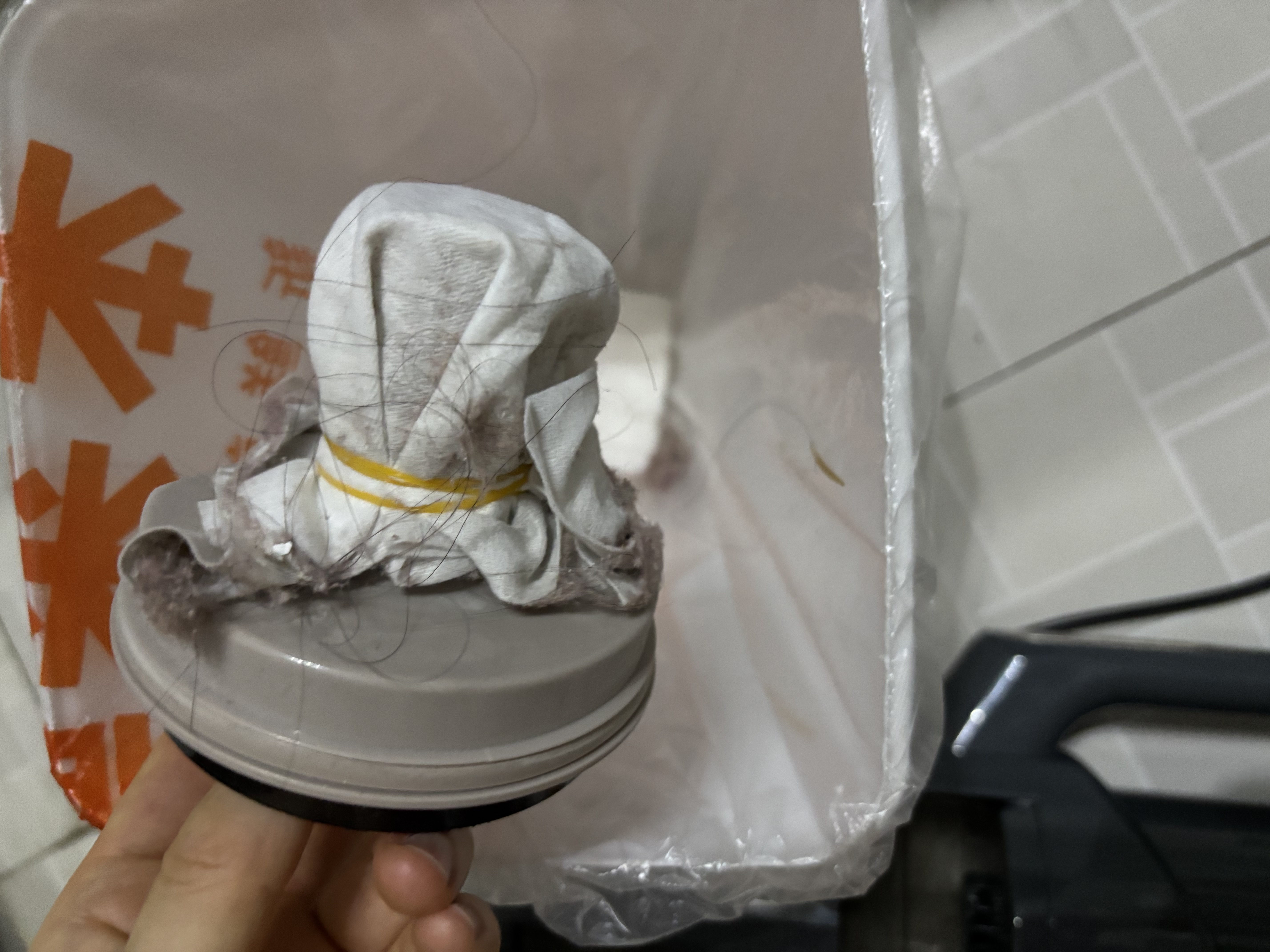 苏泊尔（SUPOR）吸尘器家用手持两用三合一强力大吸力地毯桌面床上扫地吸猫狗宠物毛发除尘除螨仪大功率有线 含全屋清洁套装-EVCS-C3S 实拍图