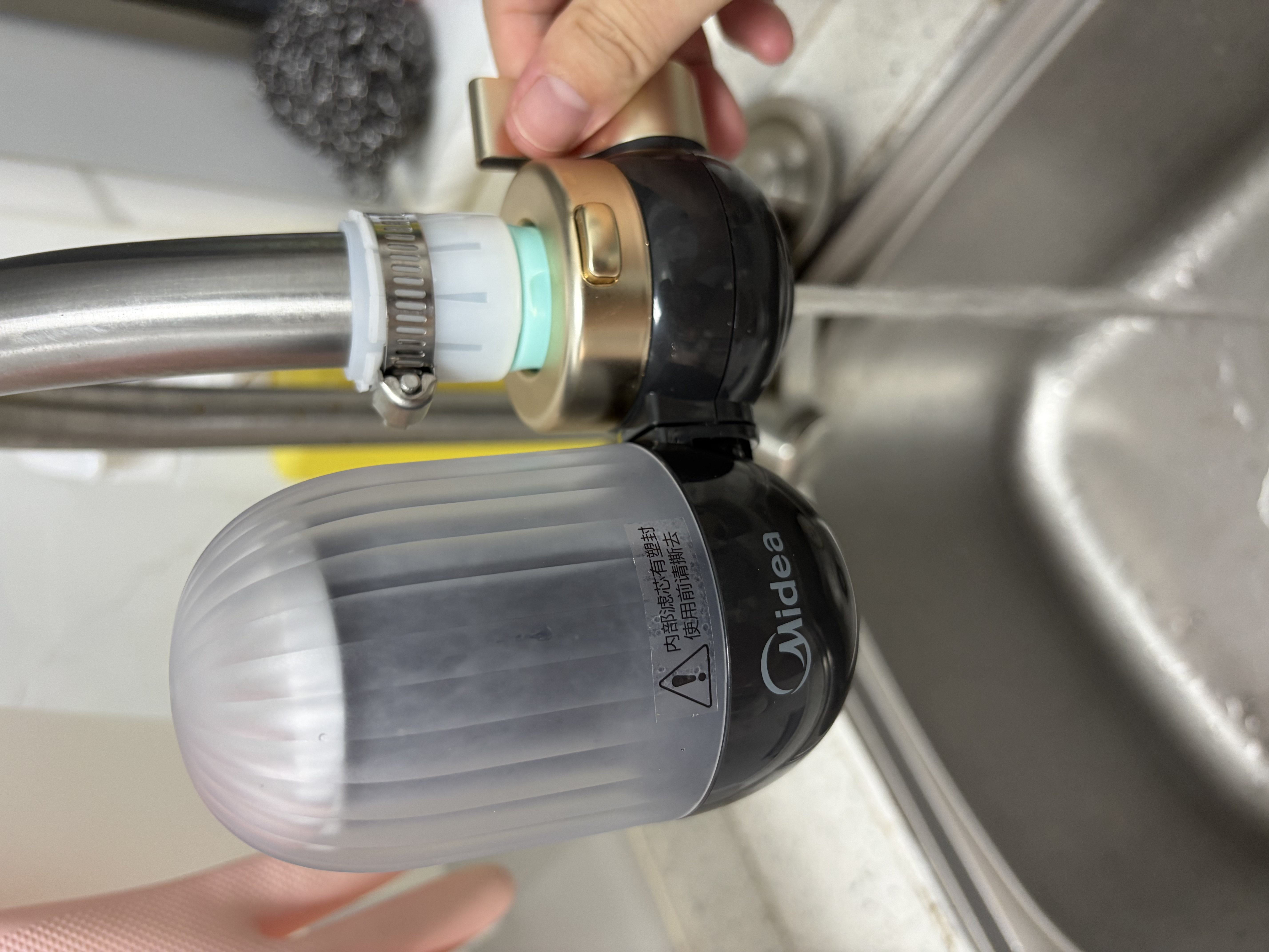美的（Midea）水龙头过滤器家用厨房自来水净水器 活性炭12级精滤 可清洗 除氯除异味除垢 通用安装前置滤水器 4芯装【4年免换芯】活性炭增强版滤芯 实拍图