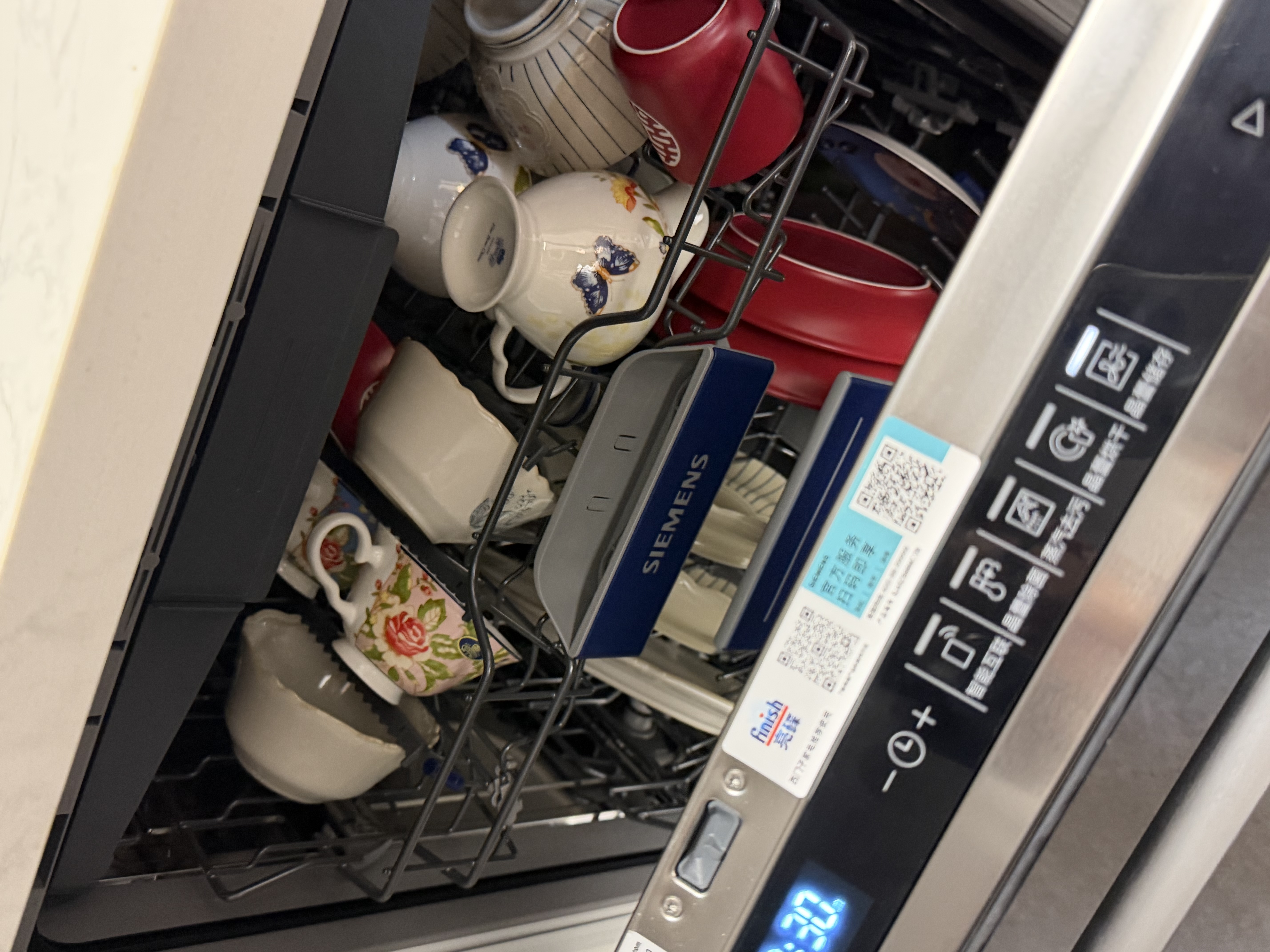 西门子（SIEMENS）【重磅新品】20+2套嵌入式大别墅级洗碗机 智净魔方 智感油污240小时长效抑菌存智能互联 家电补贴 嵌入式 爆款单品丨黑色门板丨SJ45ZB88MC 实拍图