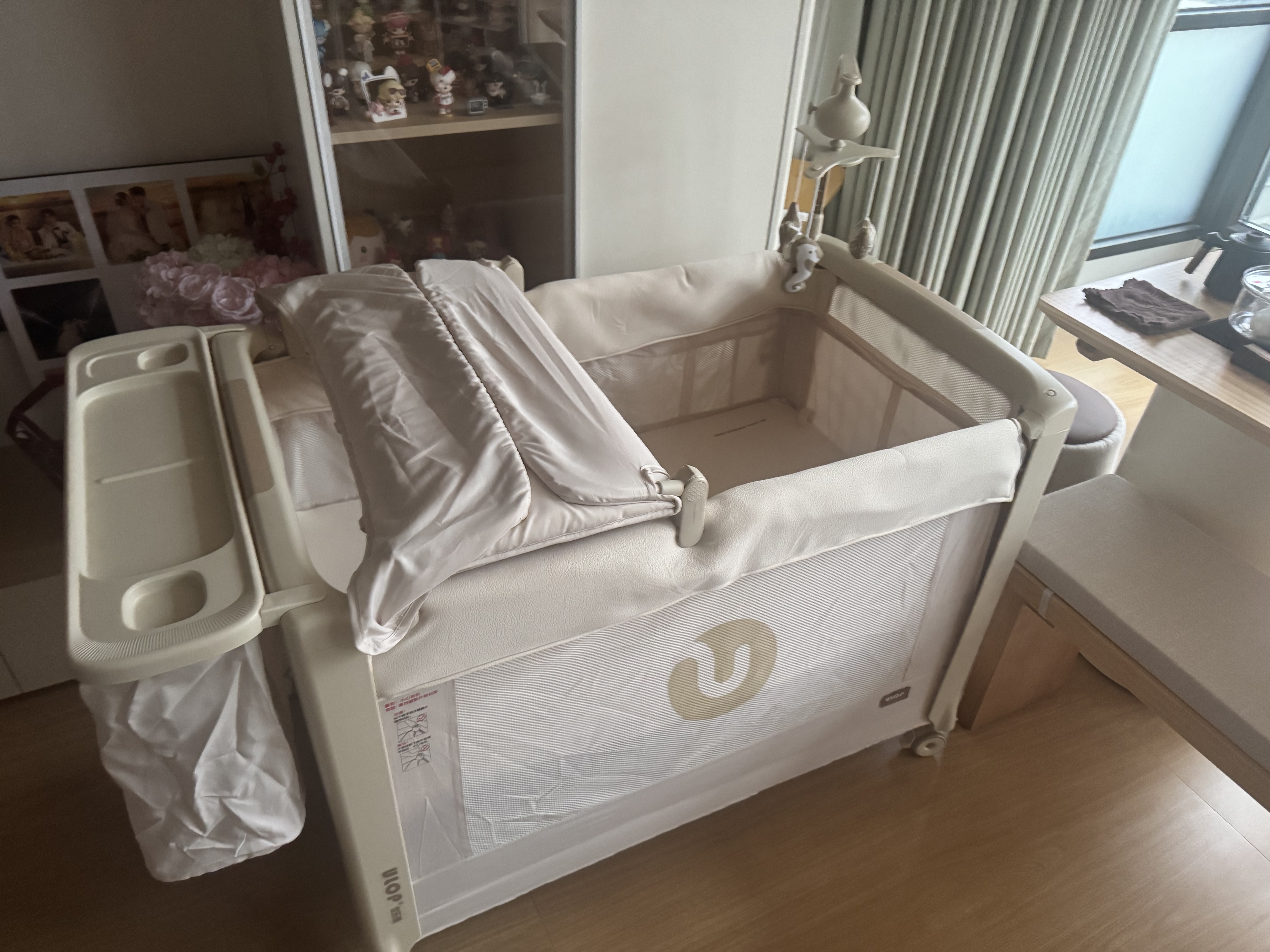 优乐博（ULOP）婴儿床可移动0-3岁多功能可拼接大床带尿布台二合一可折叠宝宝床 新生儿礼物豪华婴护舱送护脊床垫+尿布台-香槟金 婴幼儿宝宝用品新生儿睡觉神器 实拍图