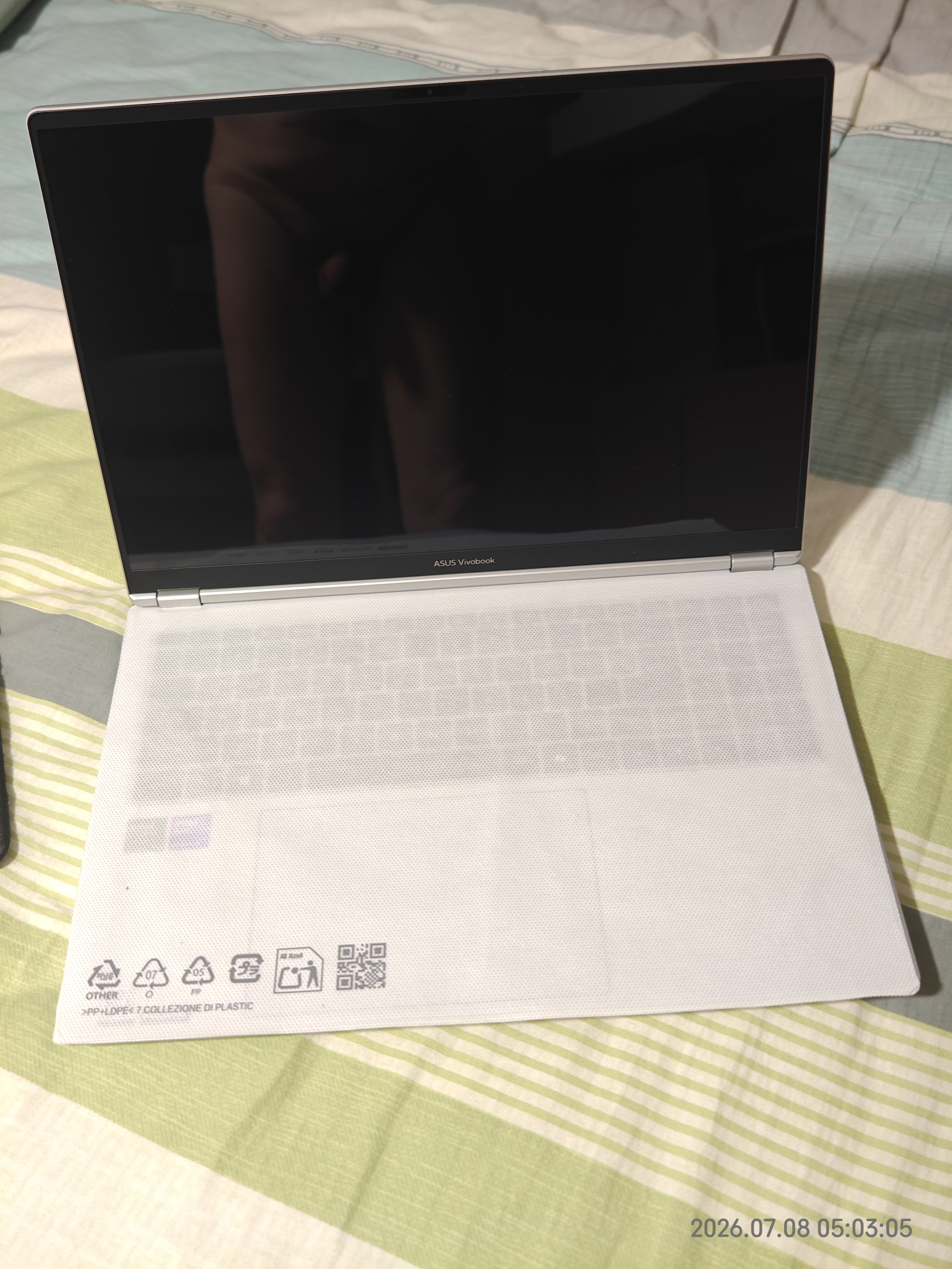 华硕无畏Pro16 酷睿版 2026 国家补贴15% 第3代Ultra X7 AI轻薄本笔记本电脑（32G 1T 1100尼特OLED）  实拍图