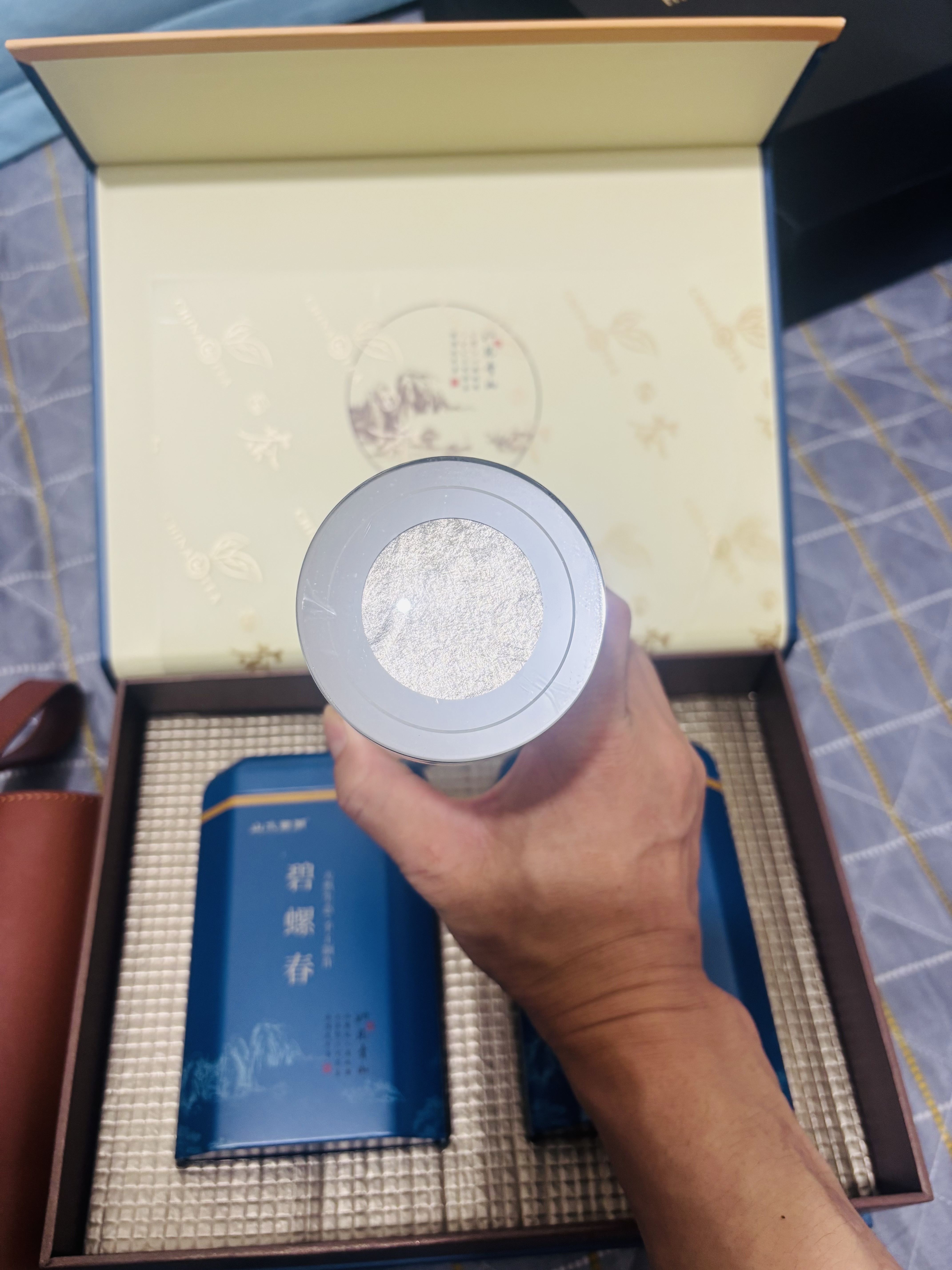 山水西湖绿茶碧螺春特级250g2026新茶明前苏州头采茶叶礼盒装春茶送礼领导 实拍图