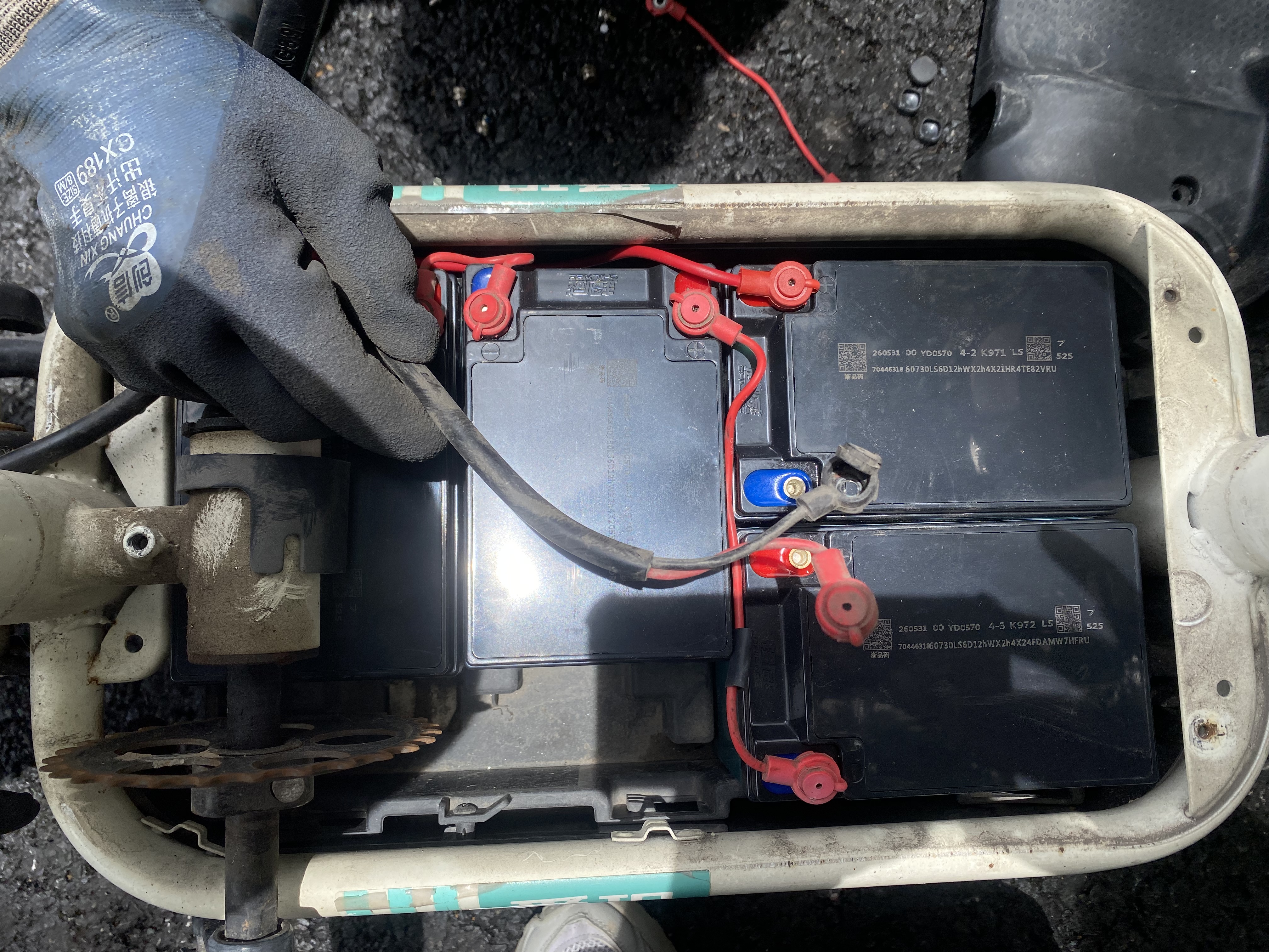 超威真A+升级2代48V60V72V石墨烯电动车电池铅酸电瓶适用爱玛雅迪台铃 48V12Ah 以旧换新 4只装 【重磅升级】2代 适配12-14Ah 实拍图