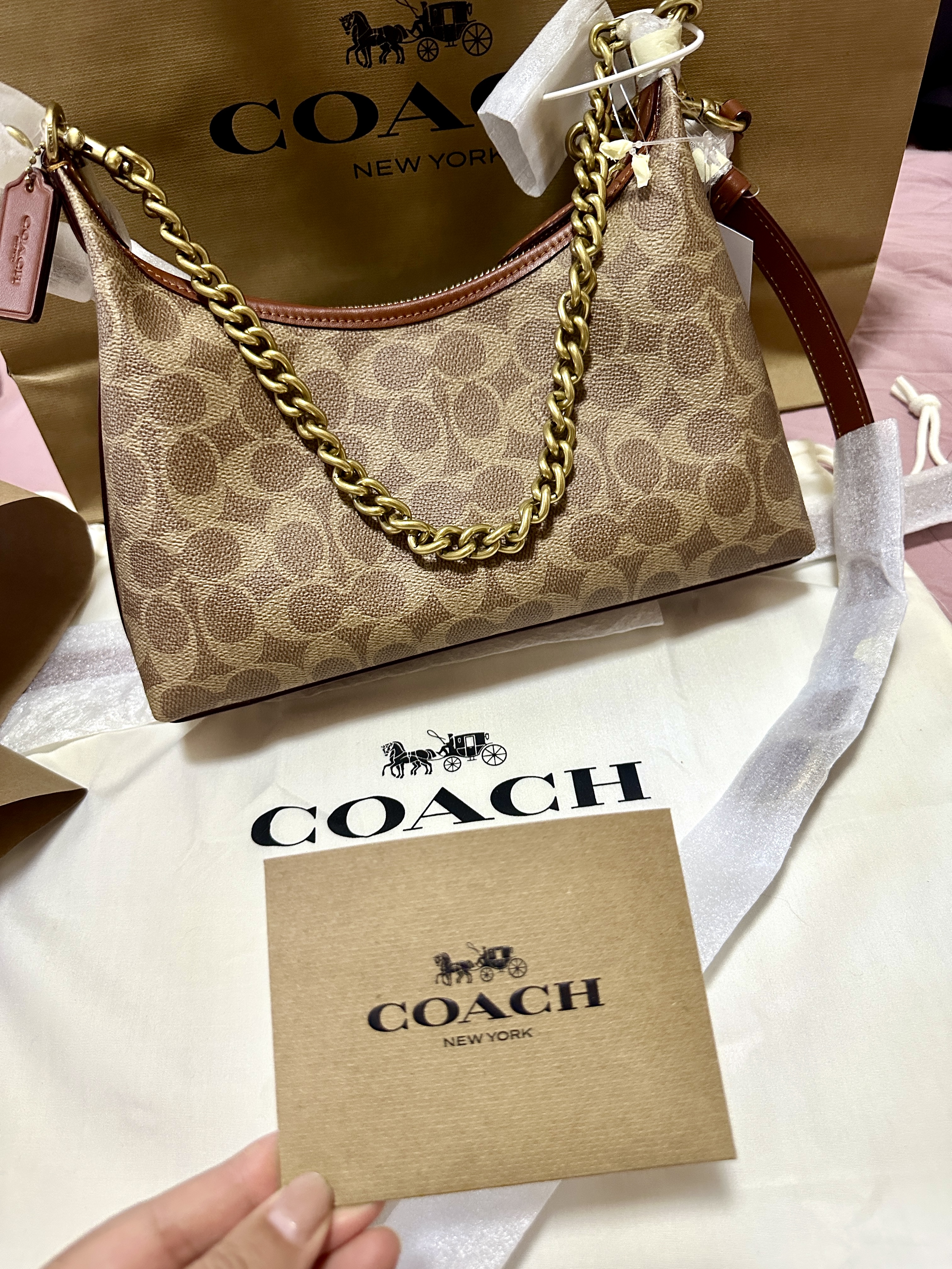 蔻驰（COACH）女士经典标志JULIET 25号老花单肩包女包斜挎包精致hobo包通勤包 B4/棕黄色 焦糖色 实拍图