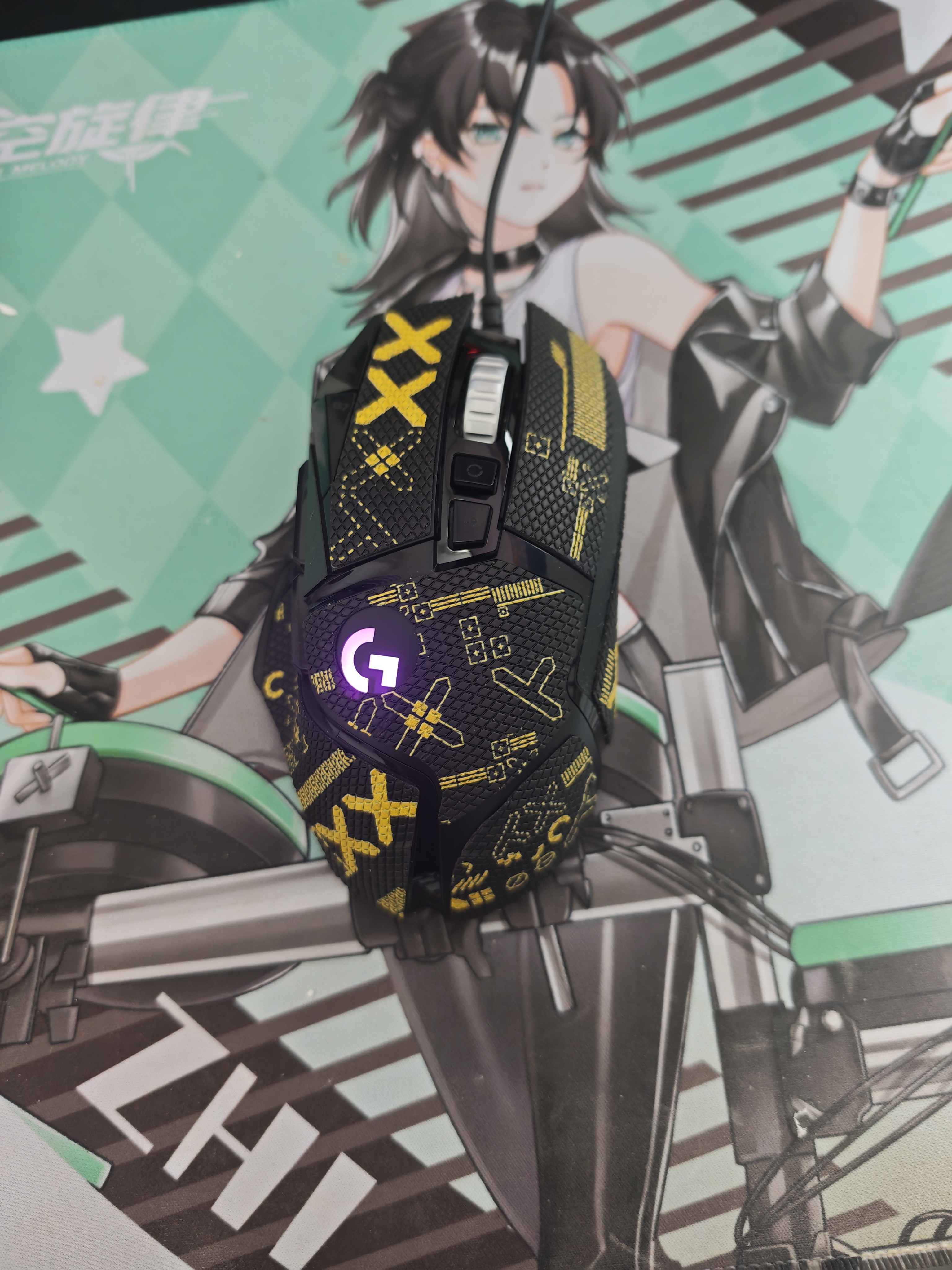 罗技（G） G502 HERO主宰者 有线鼠标 游戏鼠标  g502hero  可配重HERO引擎 礼盒送男友 RGB炫彩灯光 G502H+黑金防滑贴 实拍图
