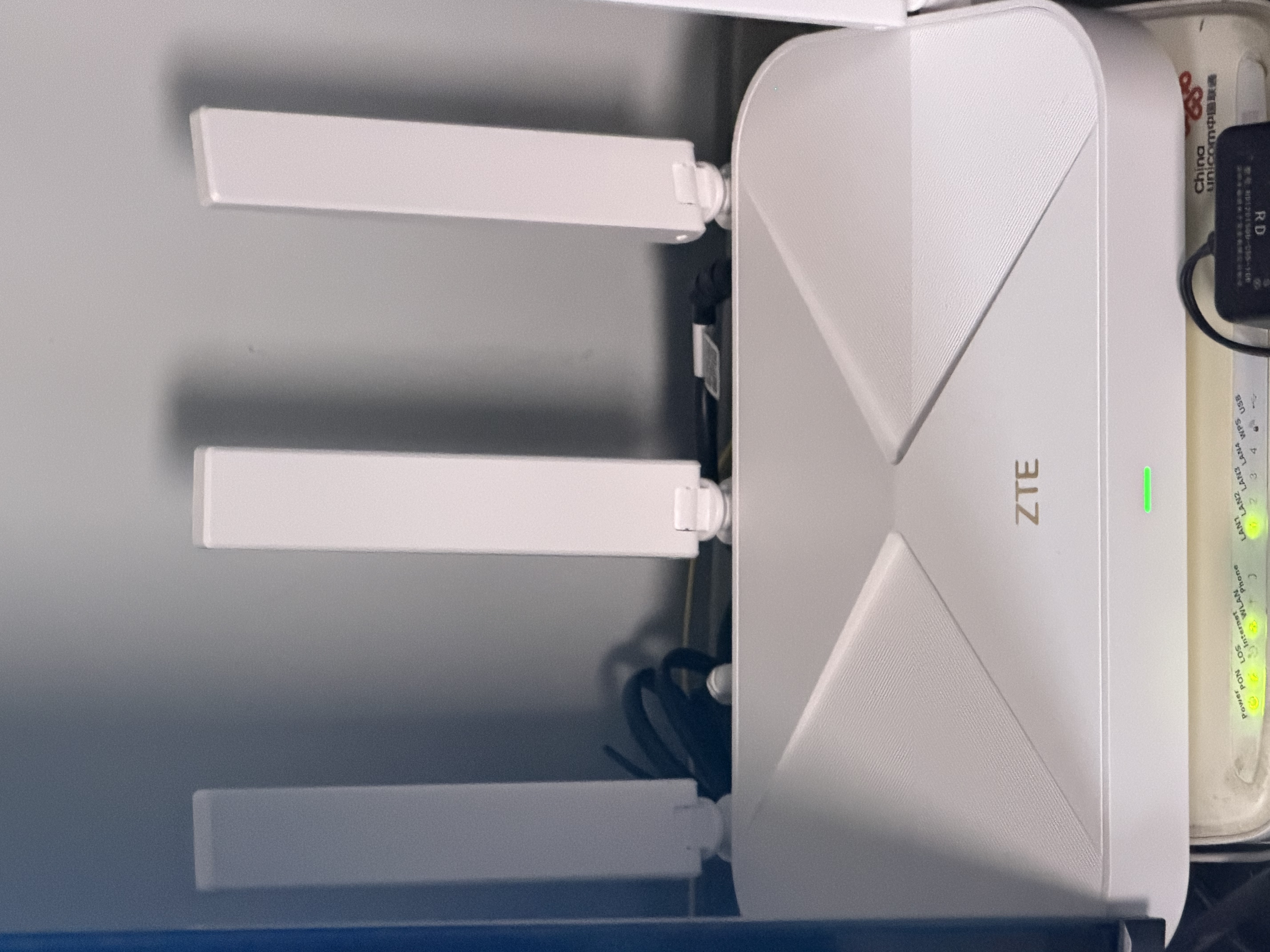 中兴（ZTE）巡天 AX3000满血WIFI6千兆无线家用路由器 自研双核主芯片 5G双频穿墙王wifi路由 Mesh 3000M速率 实拍图