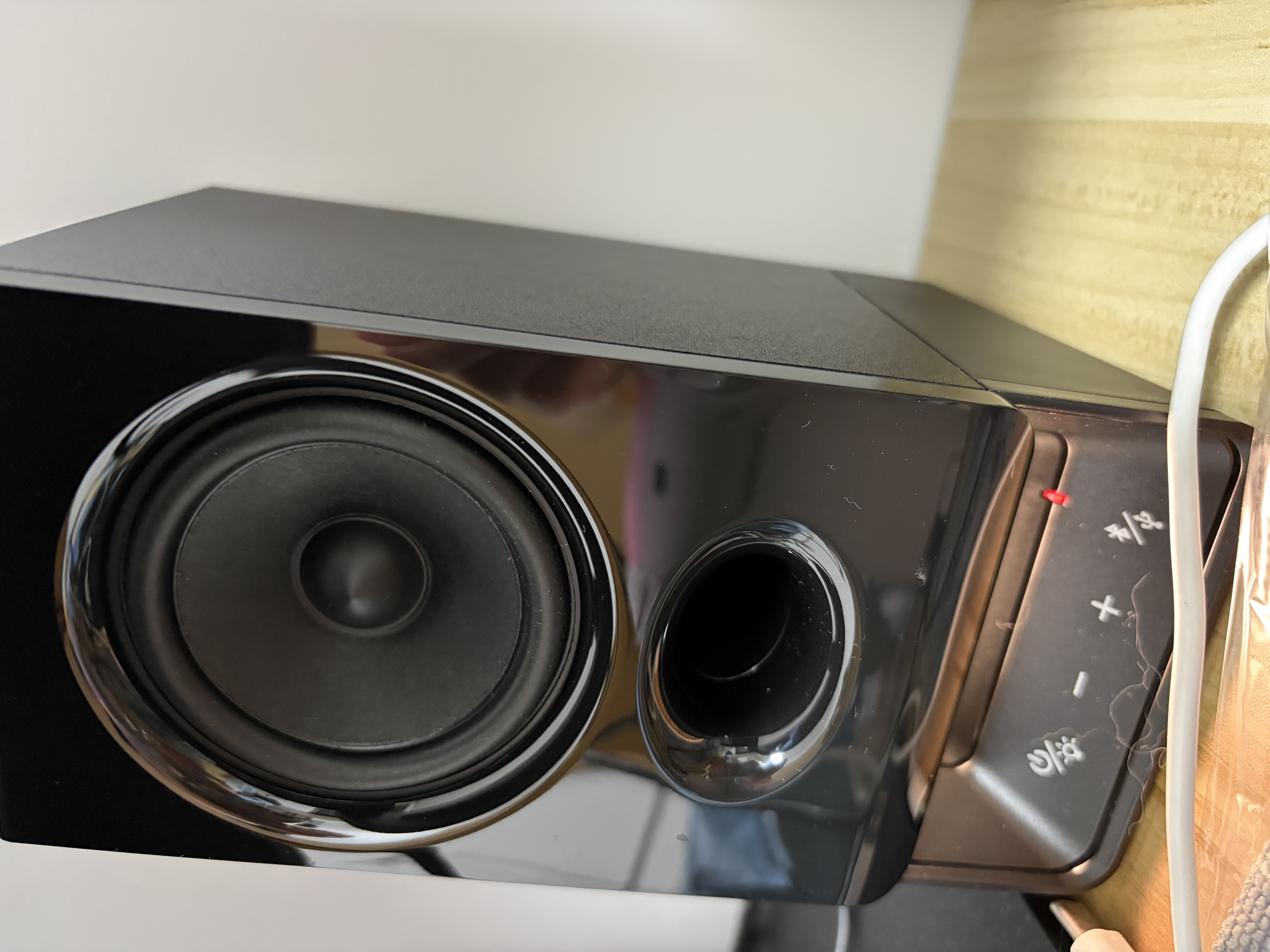 漫步者（EDIFIER）新品R20 桌面2.0电脑音响 无线蓝牙6.0 幻彩氛围灯效 台式机笔记本音箱音响 黑色 毕业礼物 实拍图