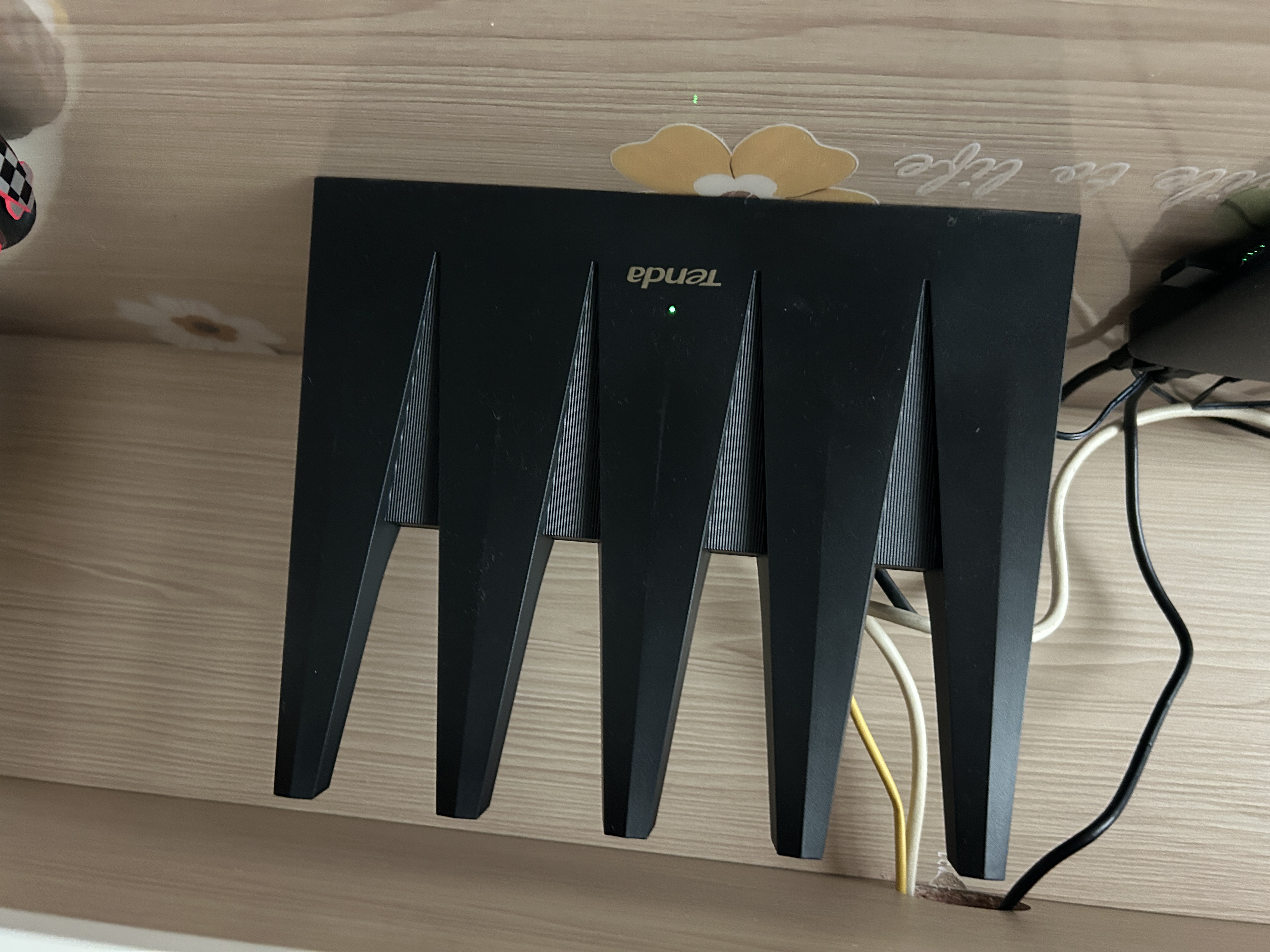Tenda腾达路由器WiFi7【泰山BE7200 Ultra】千兆穿墙王信号放大器增强无线家用电竞立式BE12 Pro 实拍图