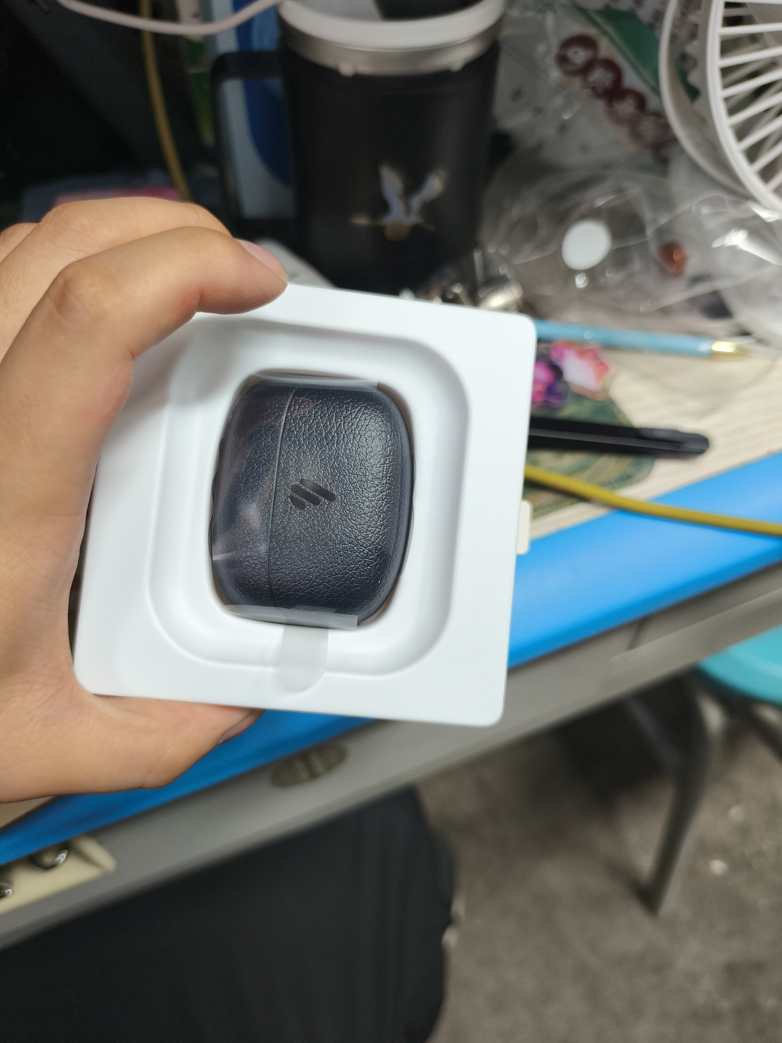 漫步者（EDIFIER）FitBuds Pro真无线主动降噪蓝牙耳机太空舱入耳式低延迟轻奢学生音乐游戏运动礼物适配于苹果华为 【皮革纹理设计】秘境蓝+收纳袋 实拍图