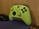 XBOX微软Xbox Series S/X无线Xbox手柄 XSS XSX 蓝牙游戏手柄 PC电脑 Xbox手柄 电光黄【送线/摆架】 实拍图