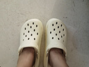 名创优品（MINISO）洞洞鞋女男款EVA夏外穿沙滩凉鞋防滑踩屎感情侣 卡其+趣味零食 实拍图