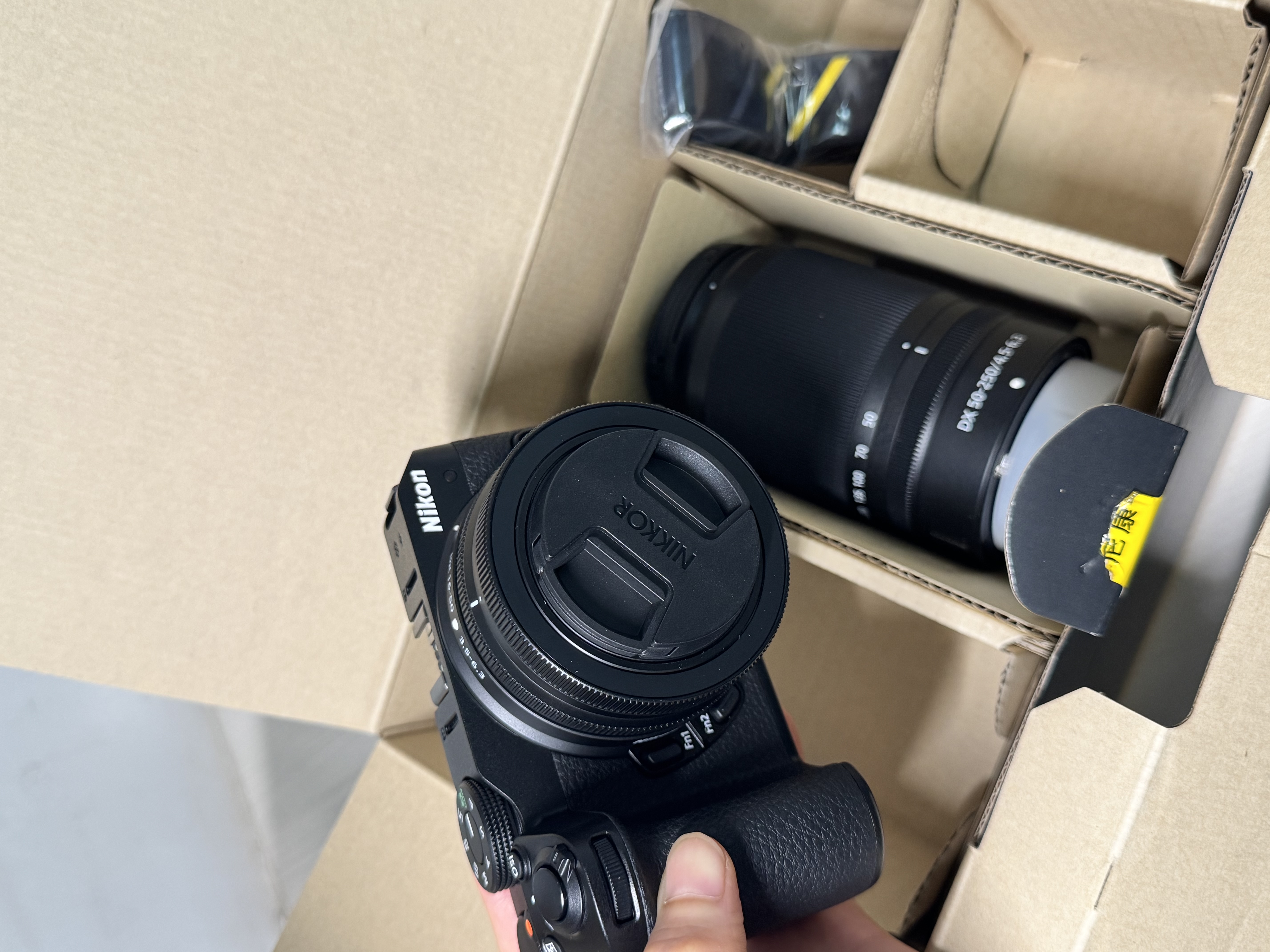 尼康Z30入门级 Vlog自拍旅游高清照相机 拍鸟 出游 高性价比 轻便 微单相机  Z30(16-50 50-250)双镜头套机 标配【下单送32G配件大礼包】 实拍图