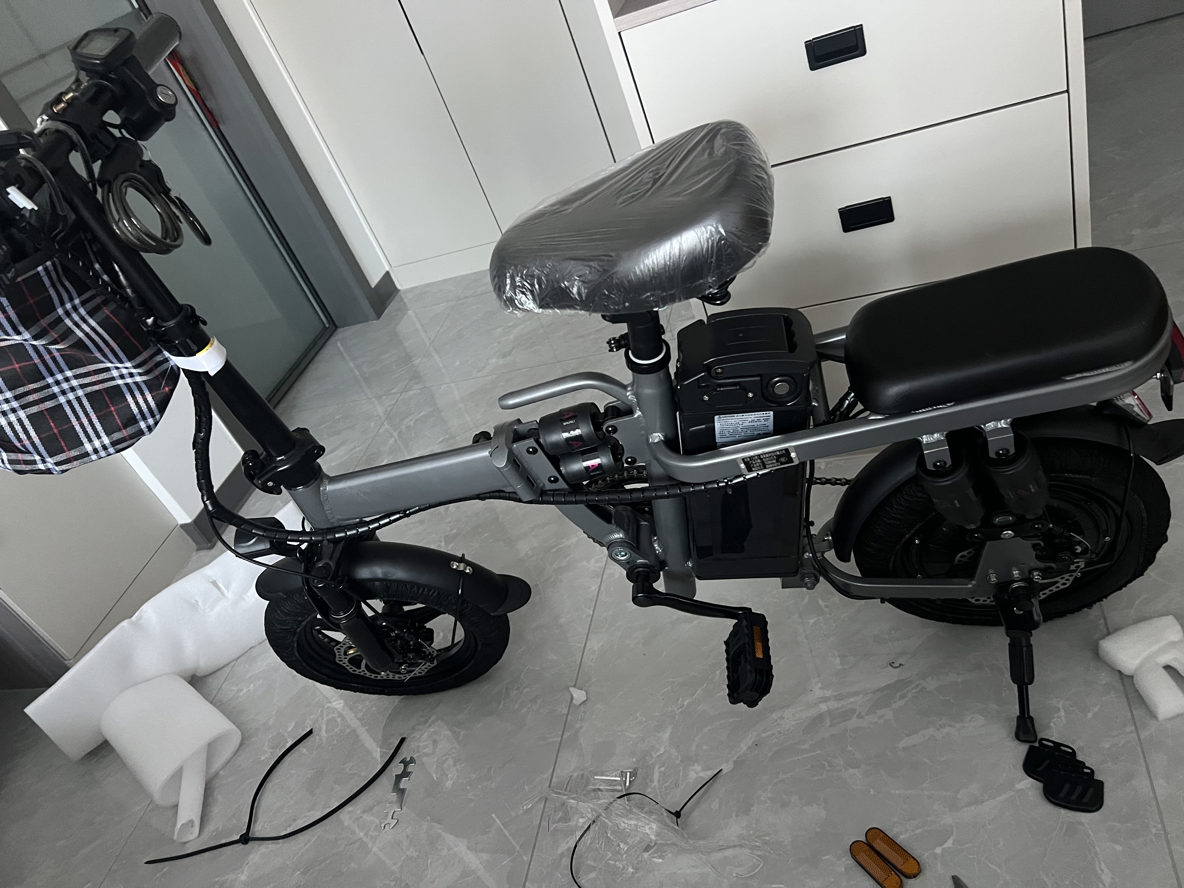 普莱德新国标折叠电动自行车 超长续航电动车 铝合金代驾车 锂电池助力男女通用成人电瓶车 代步电单车 航空铝合金16减震-进口级电芯40A纯电续航≤120km送GPS 实拍图