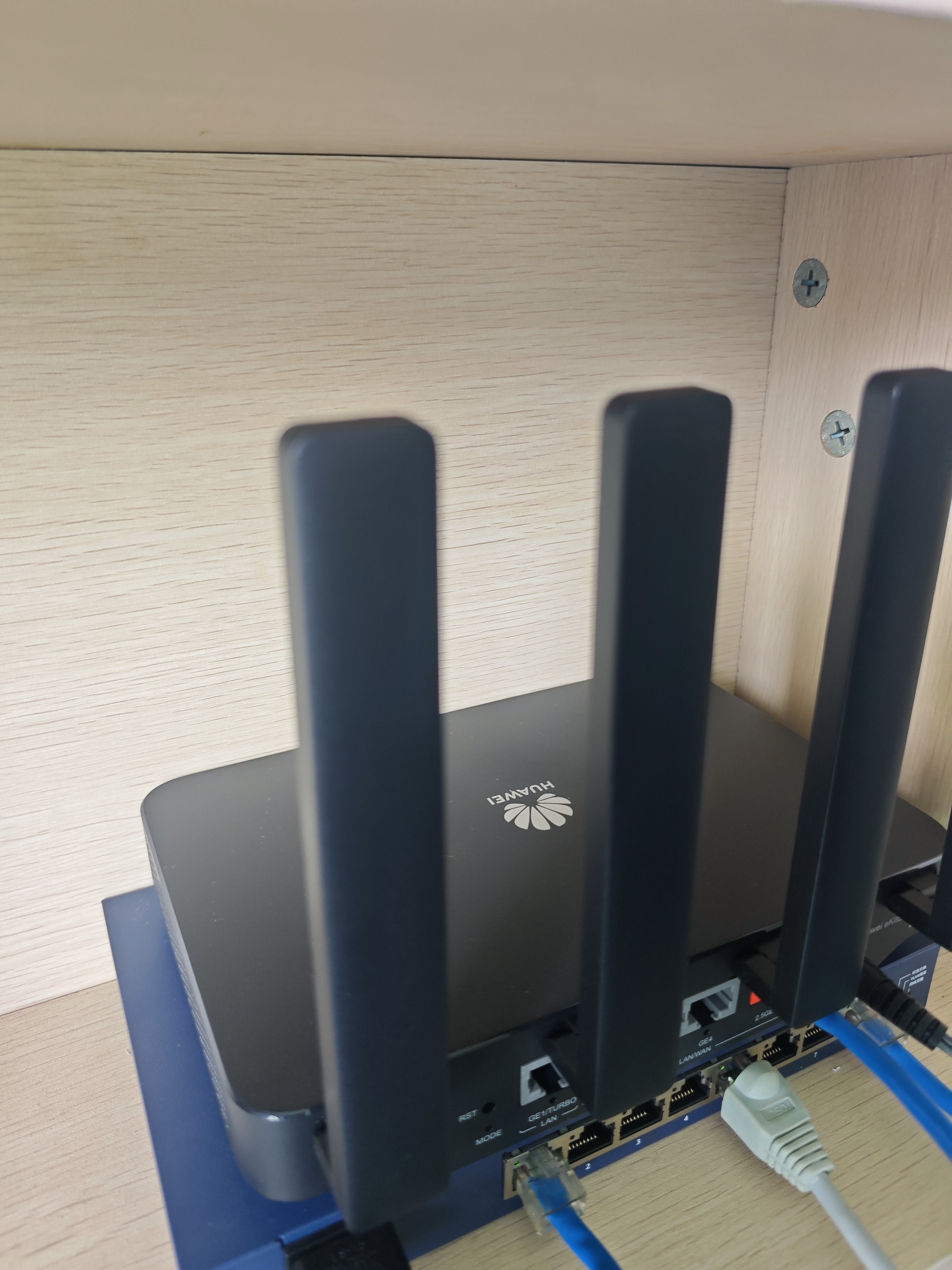 华为双频wifi7无线路由器 企业级eKitEngineE3 2.5G口 支持Mesh组网 带机量150  AR180系列 实拍图