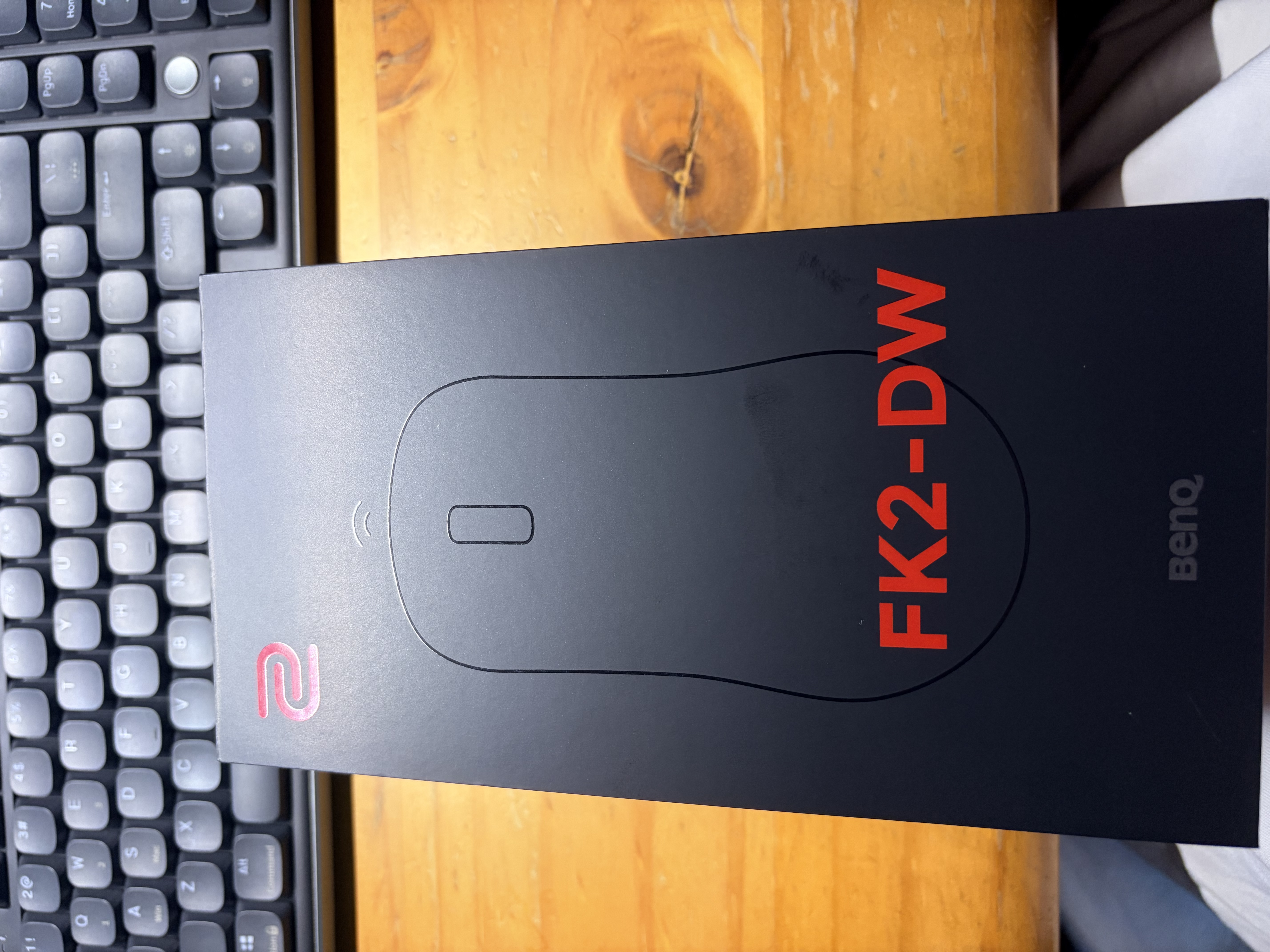 卓威ZOWIE FK2-DW 无线鼠标 游戏鼠标 低背设计 cs2吃鸡无畏契约 电竞鼠标 无驱设计 可充电 实拍图