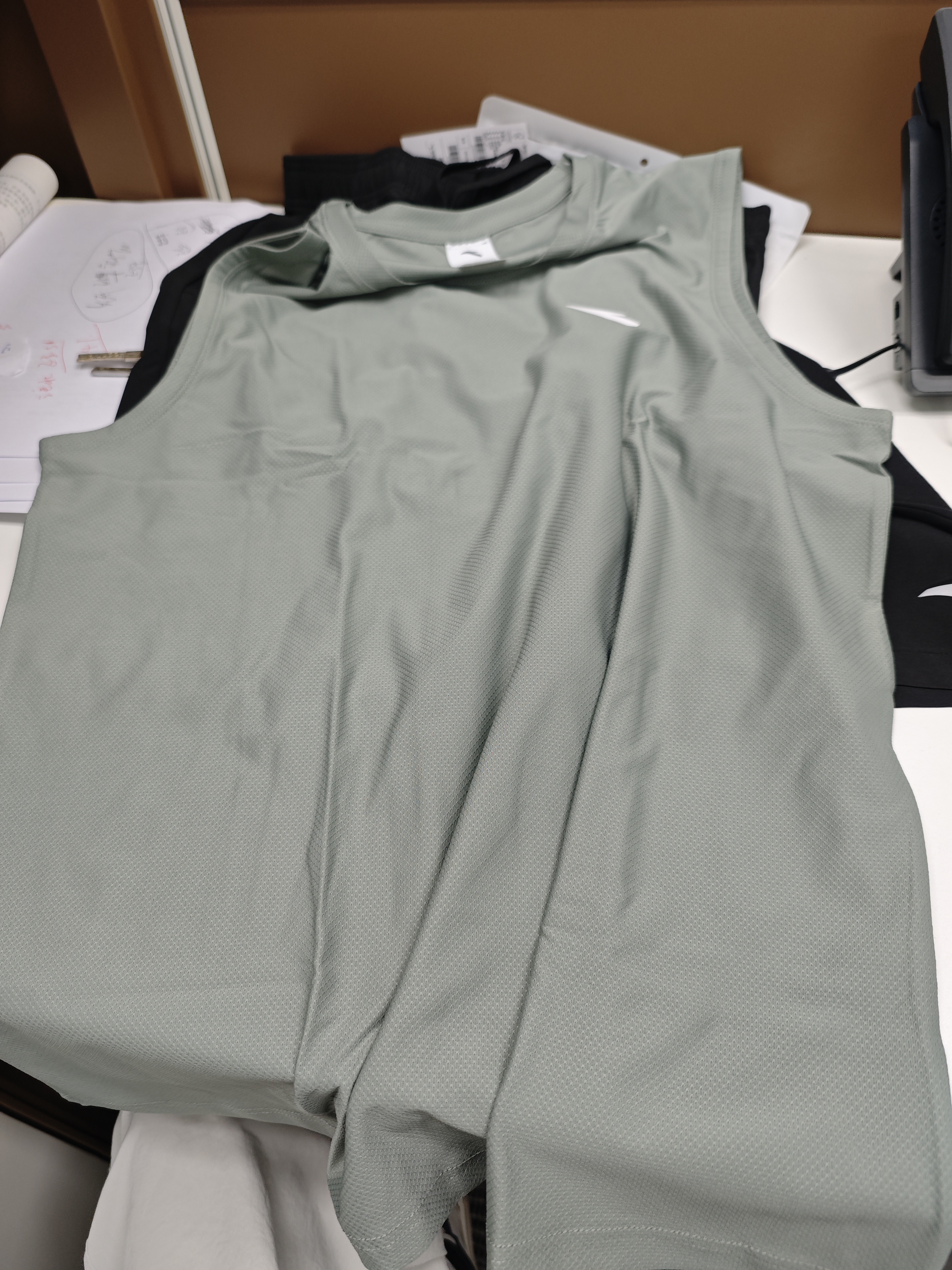 安踏运动套装男无袖坎肩背心篮球服2026夏季冰丝速干新款短裤休闲体考 7971-3豆灰色【套装】 L/175 适合120-140斤 实拍图