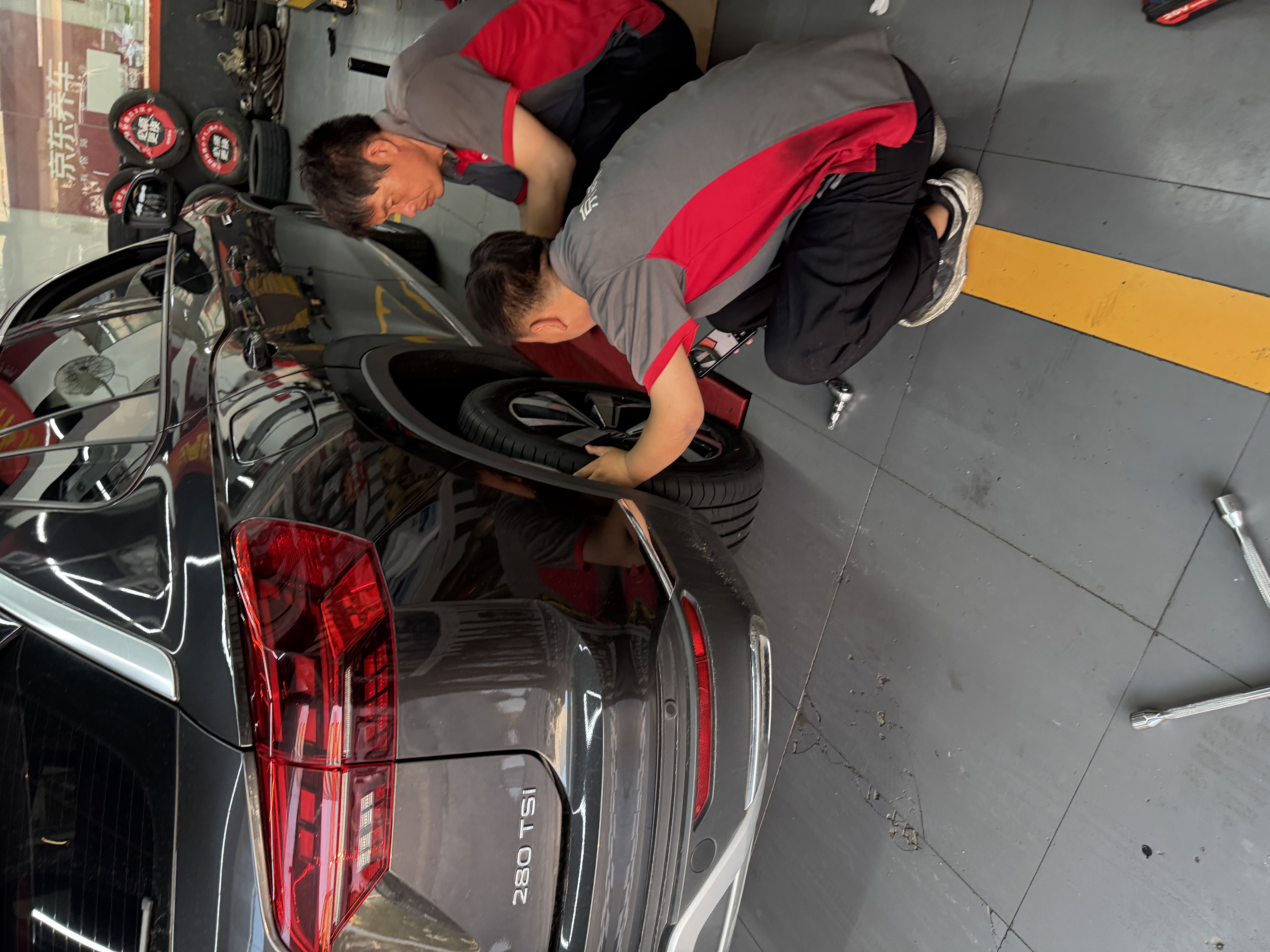 固特异（Goodyear）汽车轮胎 235/55R18 104W 鹰驰F1酷跑 适配探岳/途观L 御乘升级 实拍图