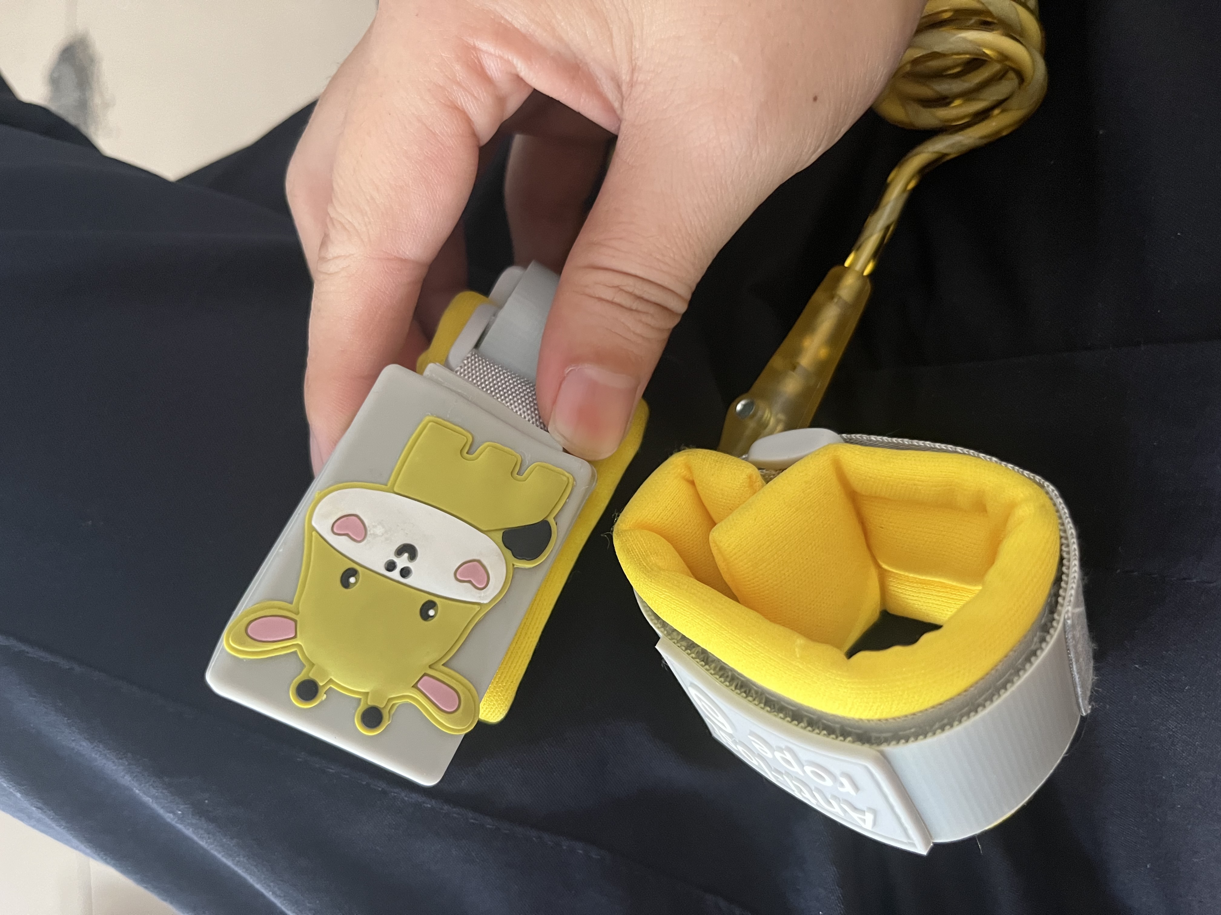 亨凯利儿童防走失带牵引绳宝宝防走丢手环防丢娃神器卡通密码锁防丢绳 实拍图