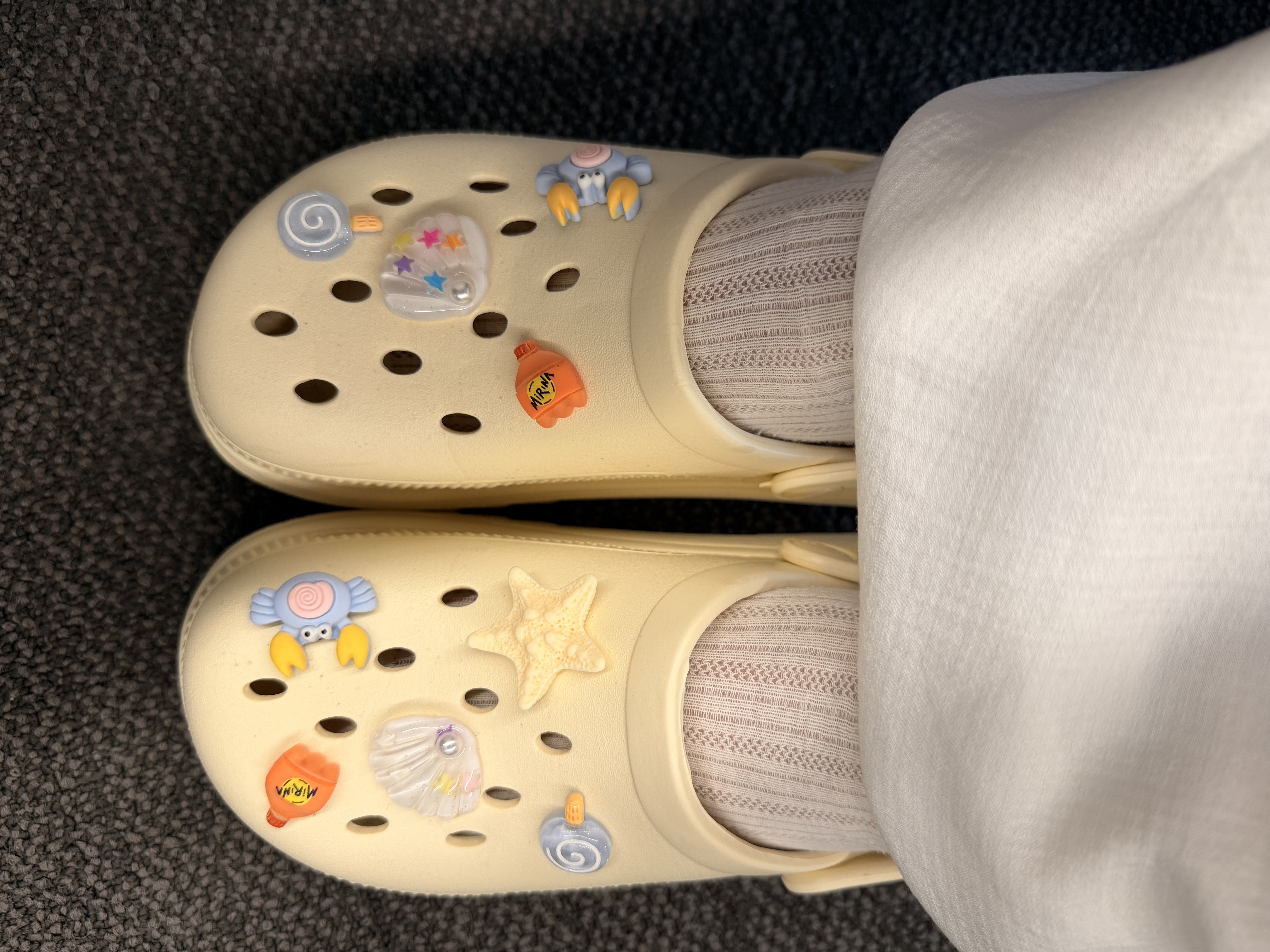 名创优品（MINISO）洞洞鞋男女夏季外穿凉鞋防滑厚底踩屎感包头凉拖鞋卡其色+海星 实拍图