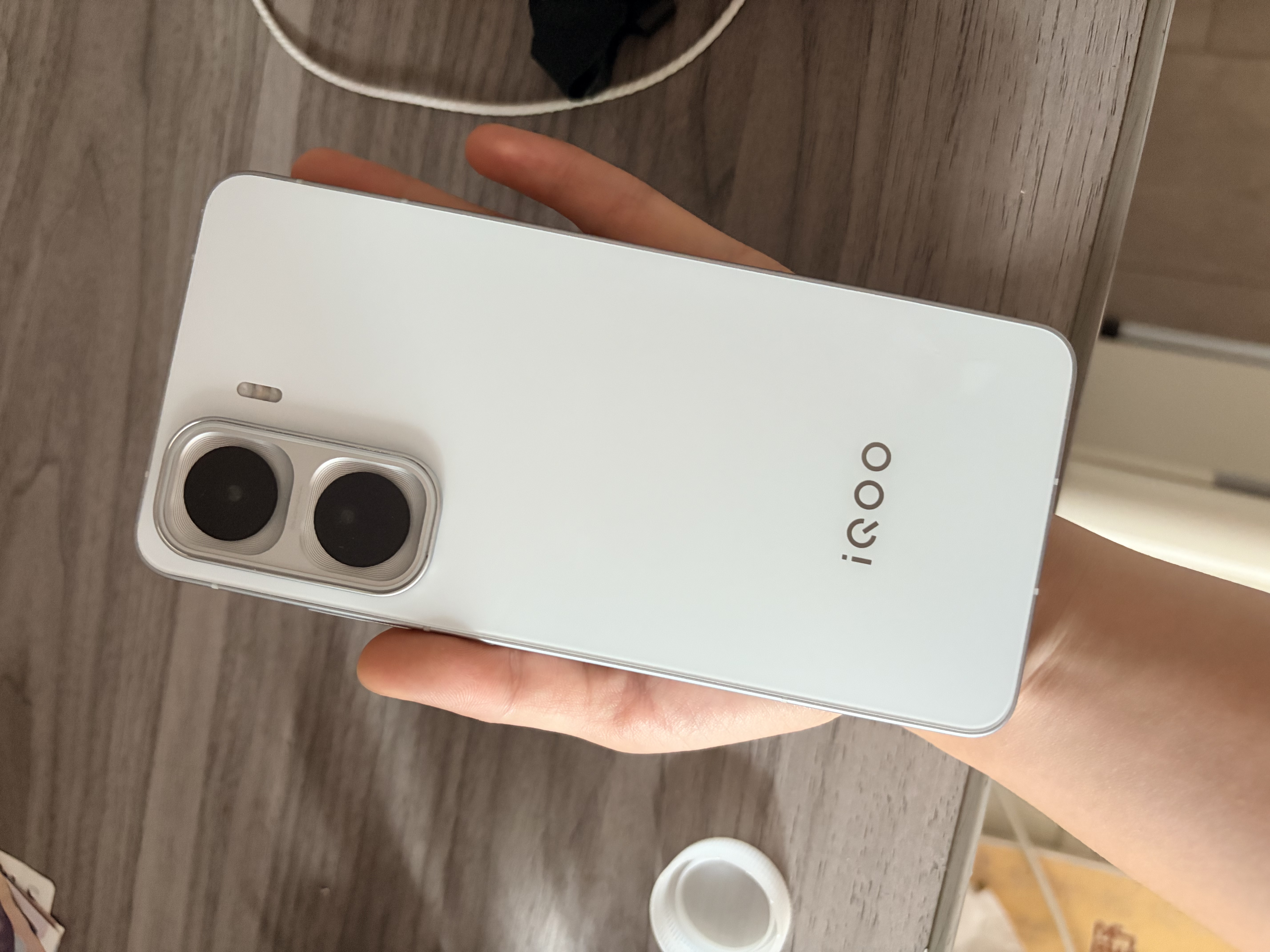 vivo iQOO Neo11 16GB+512GB 驰光白2K 144Hz珠峰屏 骁龙8至尊版  国家补贴iqooneo11学生游戏电竞手机 实拍图