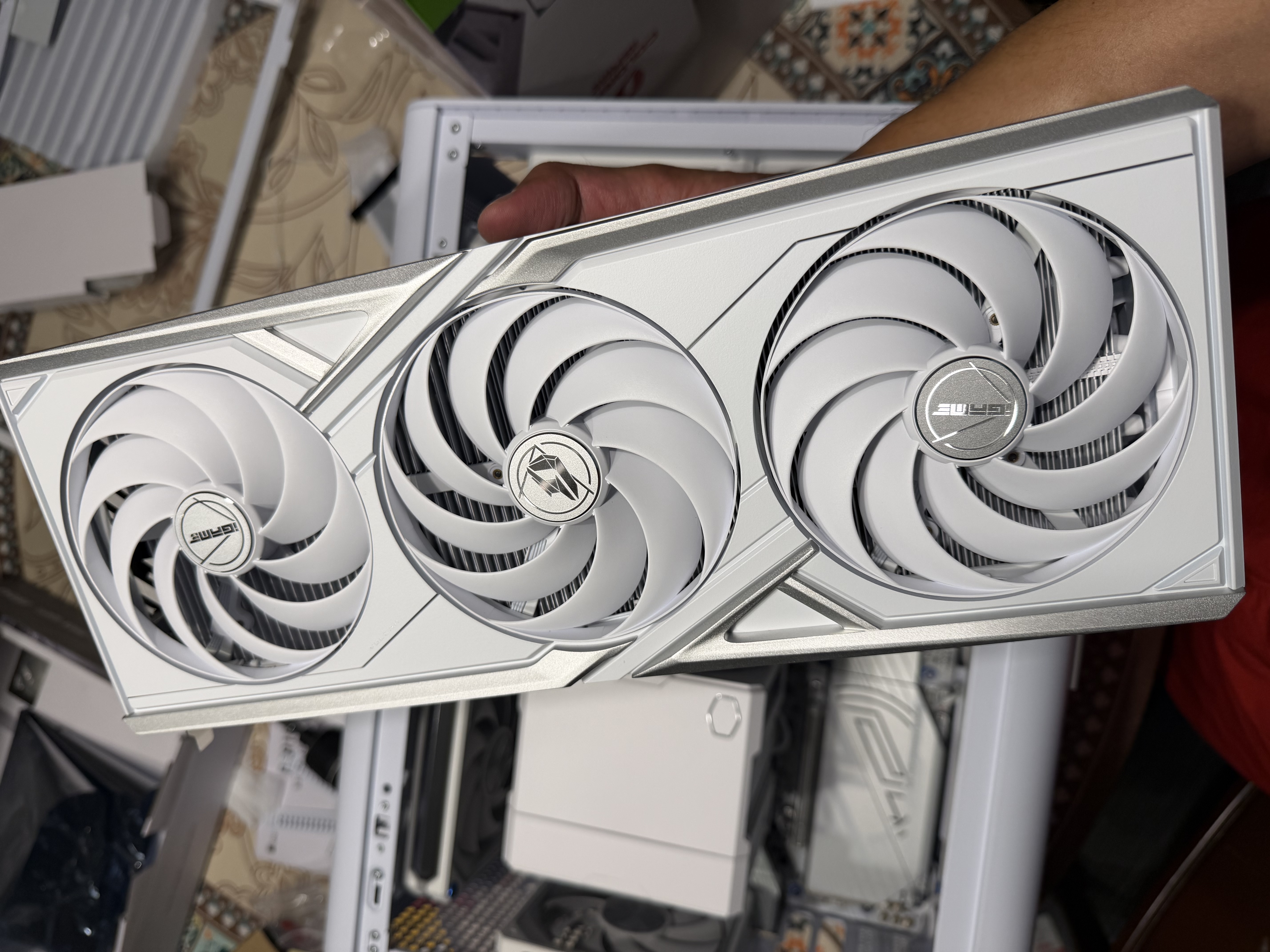 七彩虹（Colorful）iGame GeForce RTX 5080 Vulcan W OC 16GB GDDR7 DLSS 4.5 OpenClaw小龙虾电脑显卡 实拍图