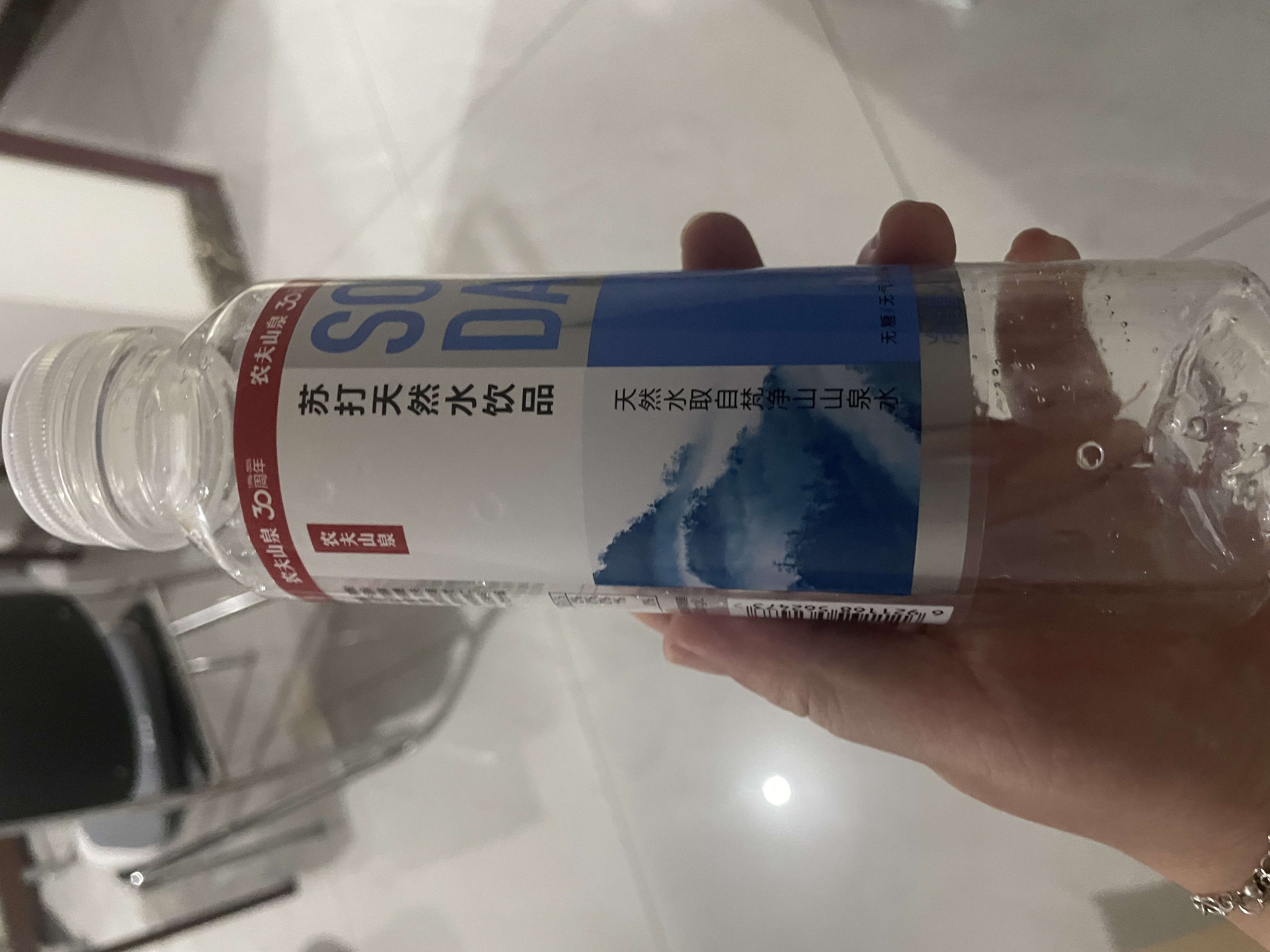 农夫山泉苏打天然水饮品苏打水410ml*15瓶整箱装饮品 实拍图