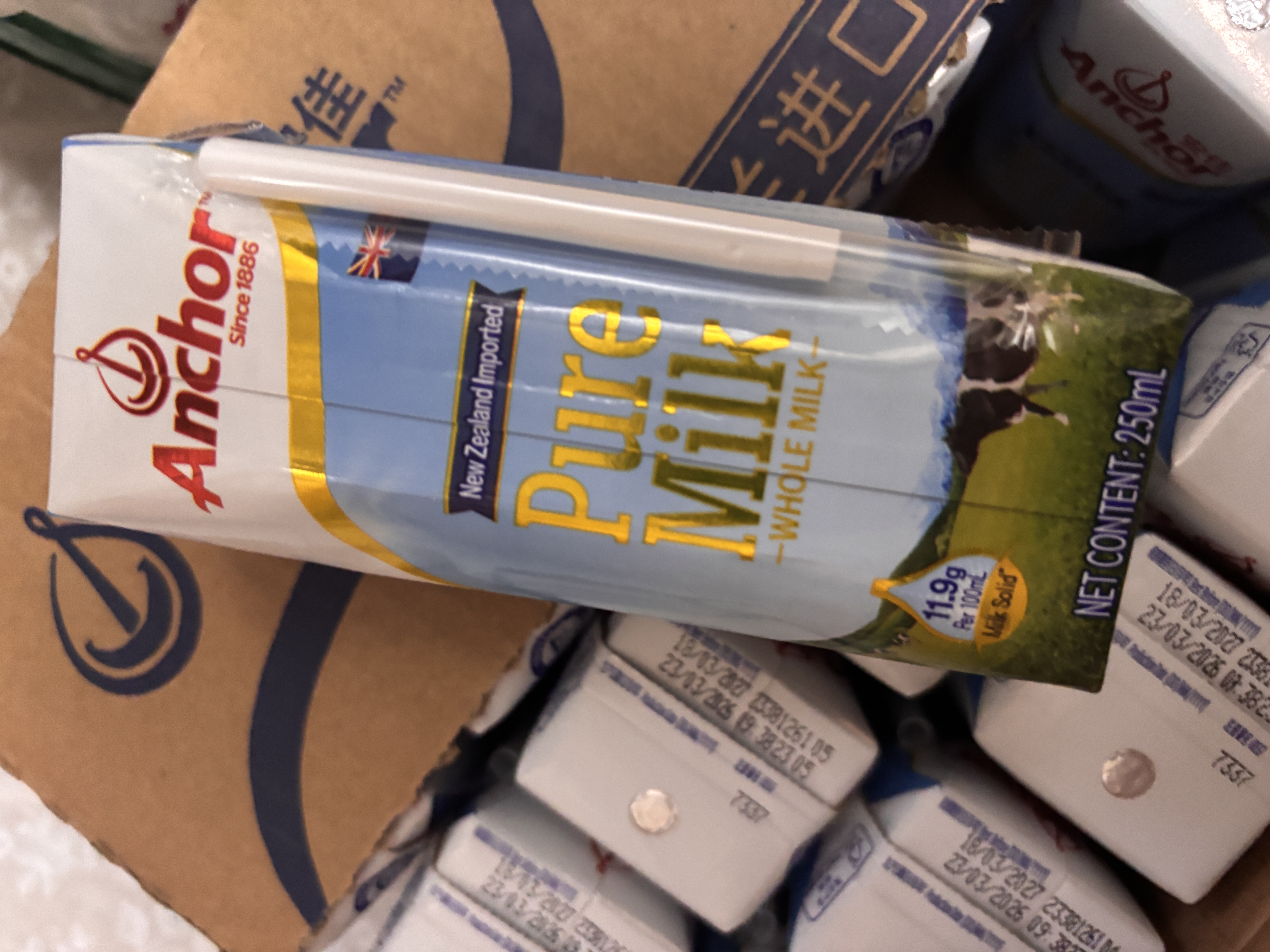 安佳（Anchor）3.6g蛋白质 全脂牛奶 250ml*24盒 新西兰原装进口草饲 实拍图
