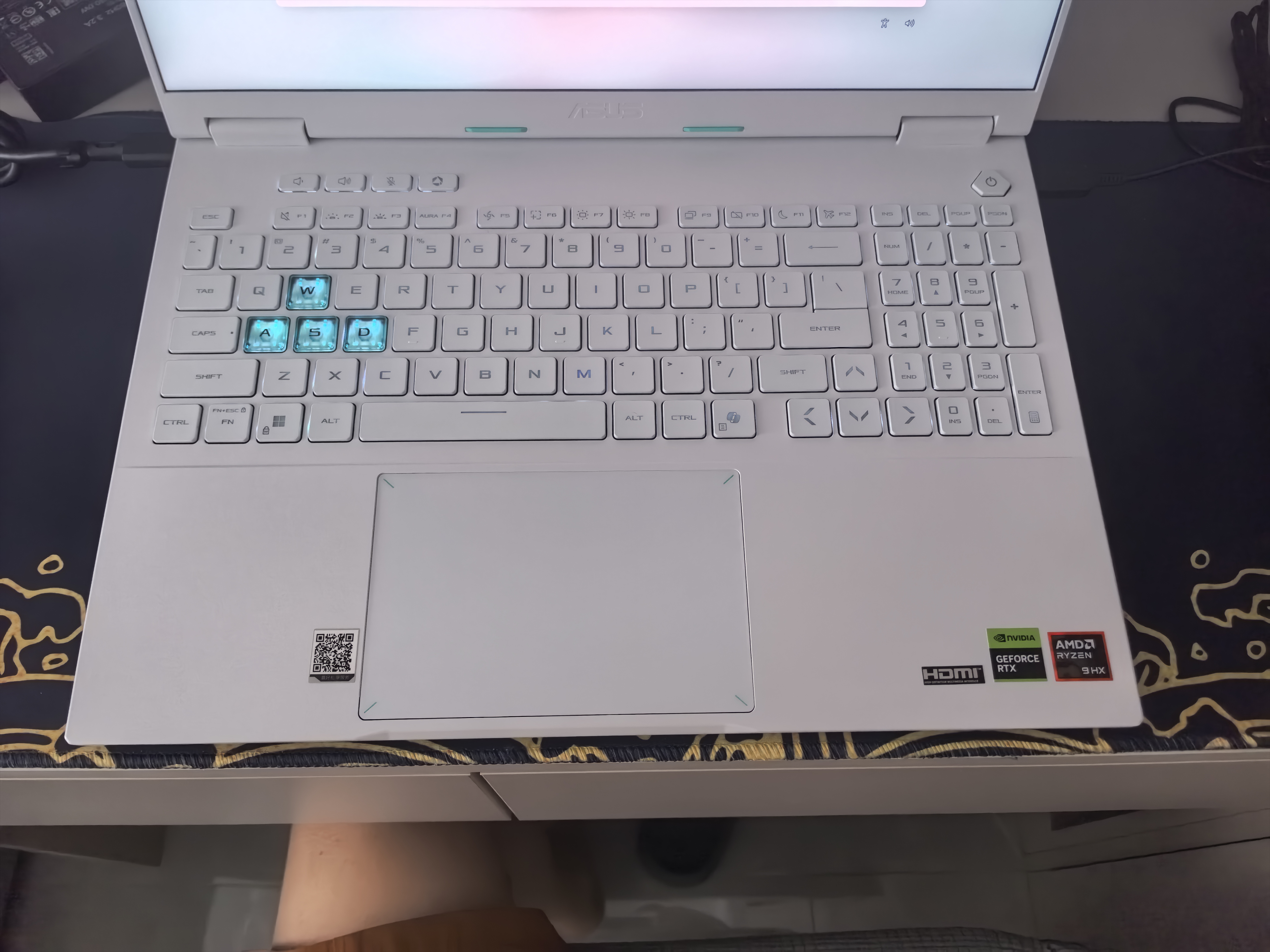 华硕（ASUS）华硕天选6 Pro 锐龙版 16英寸 学生优惠 游戏本 笔记本电脑 锐龙9 8940HX/RTX5060/魔幻青 240Hz 16G内存/1T高速固态硬盘 2.5K  |16:10高色 实拍图