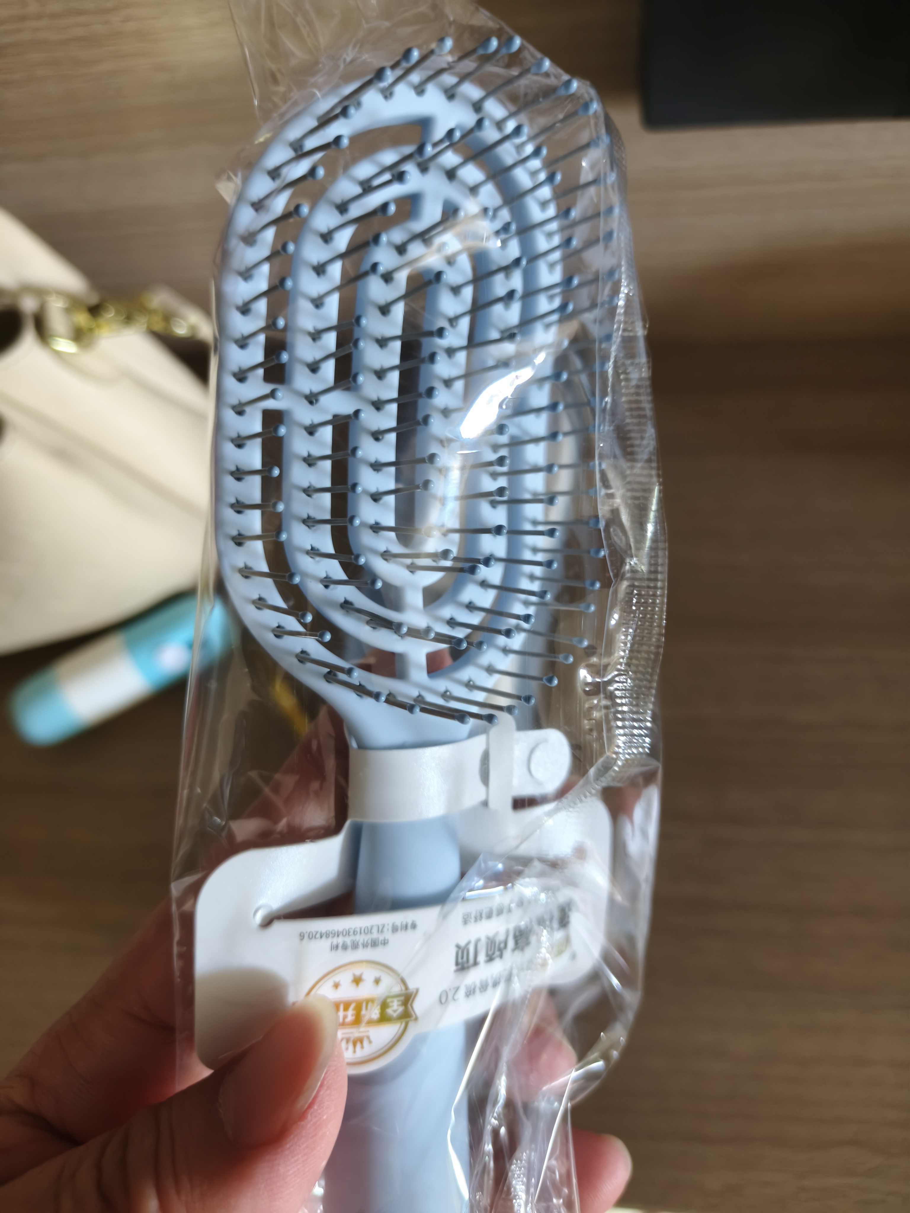 名创优品（MINISO）梳子升级款迷你便携立式骨梳美发梳造型梳礼物女 带清洁刷 蓝色 实拍图