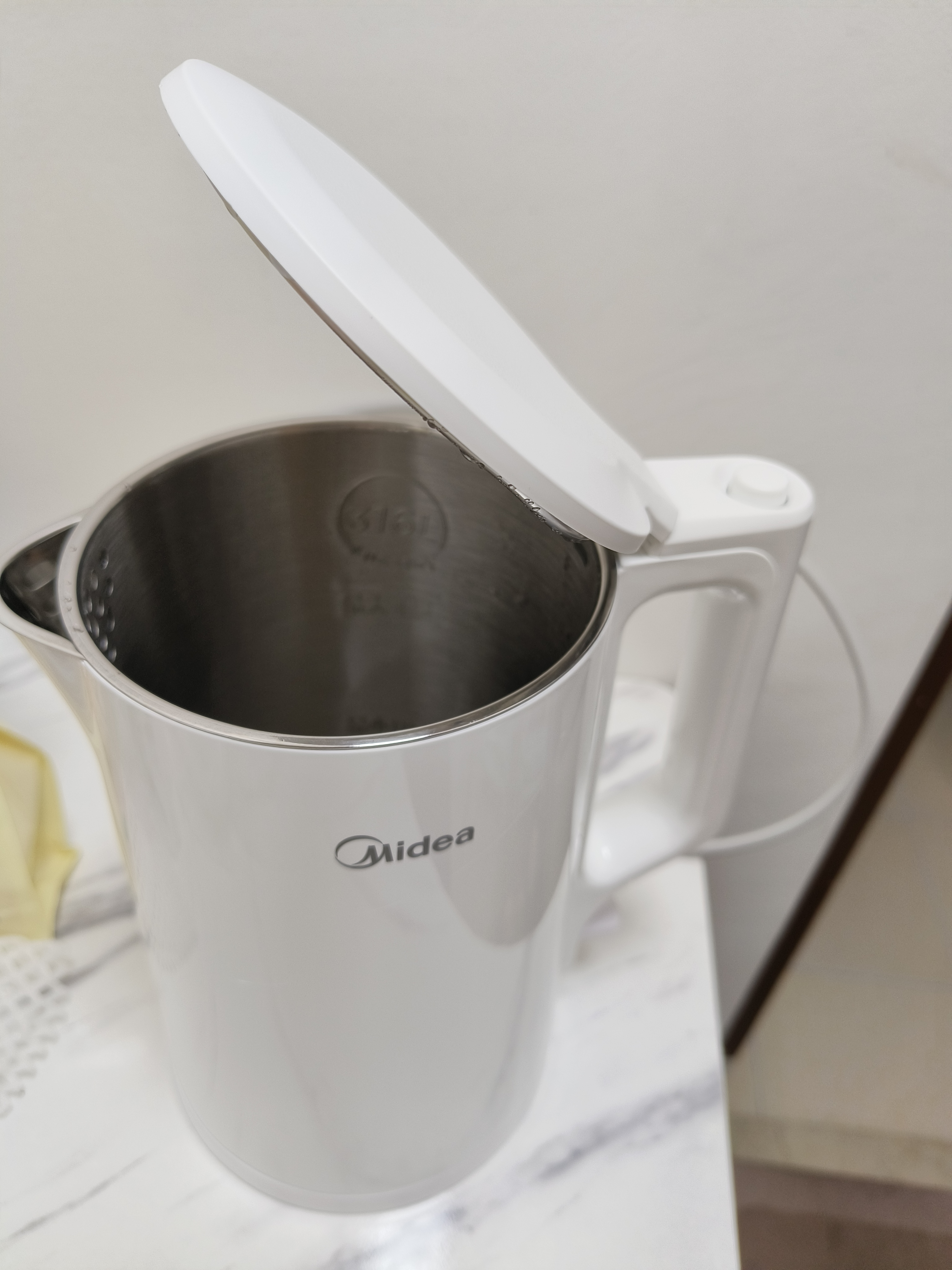 美的（Midea）电热水壶烧水壶养生家用1.5L大容量316L母婴级无缝内胆双层防烫自动断电MK-HJ1566-PRO 实拍图