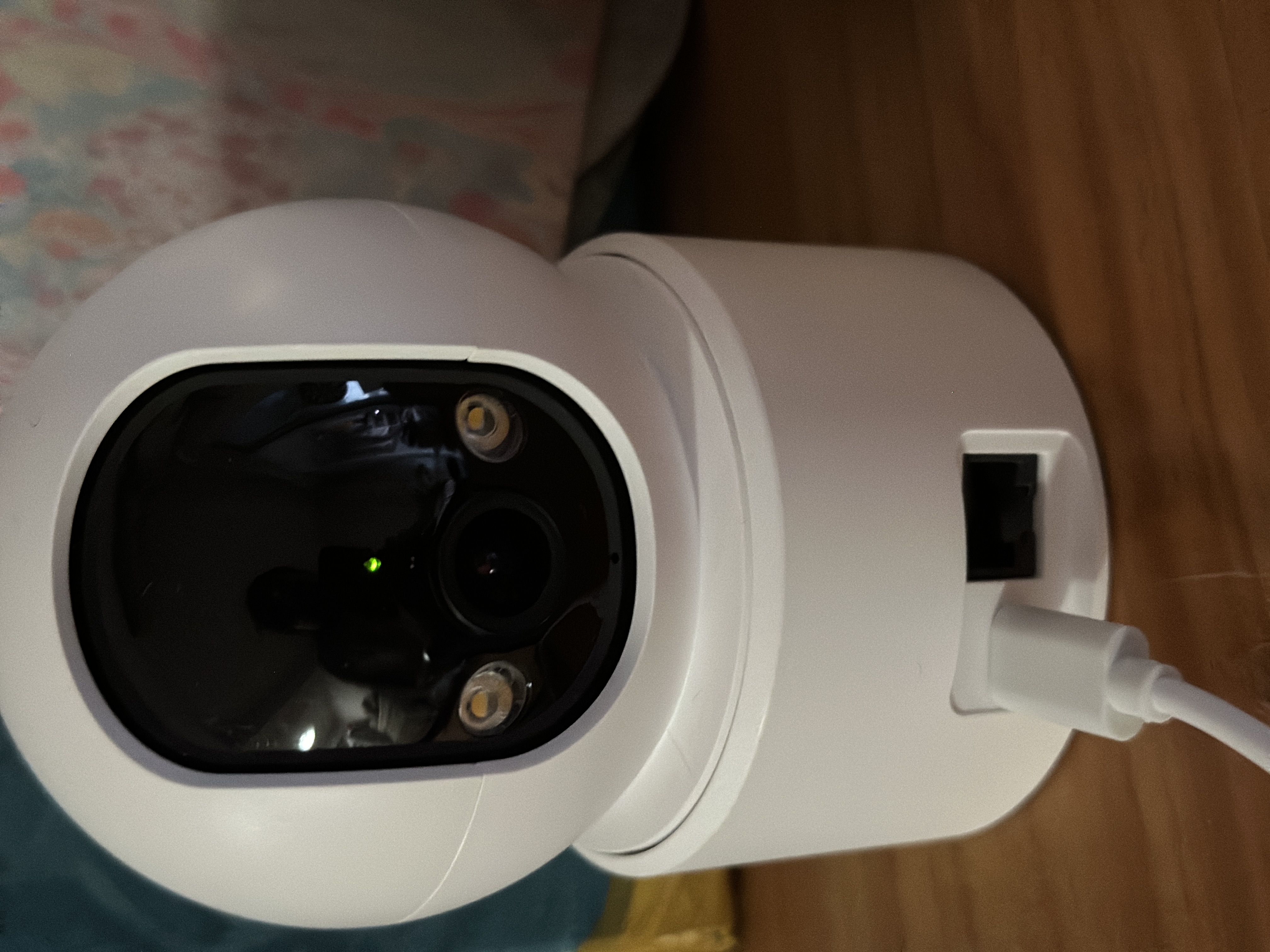 京东京造 智能摄像机V8 800万像素4K超清家用监控摄像头  AI人形侦测一键通话全彩夜视 实拍图