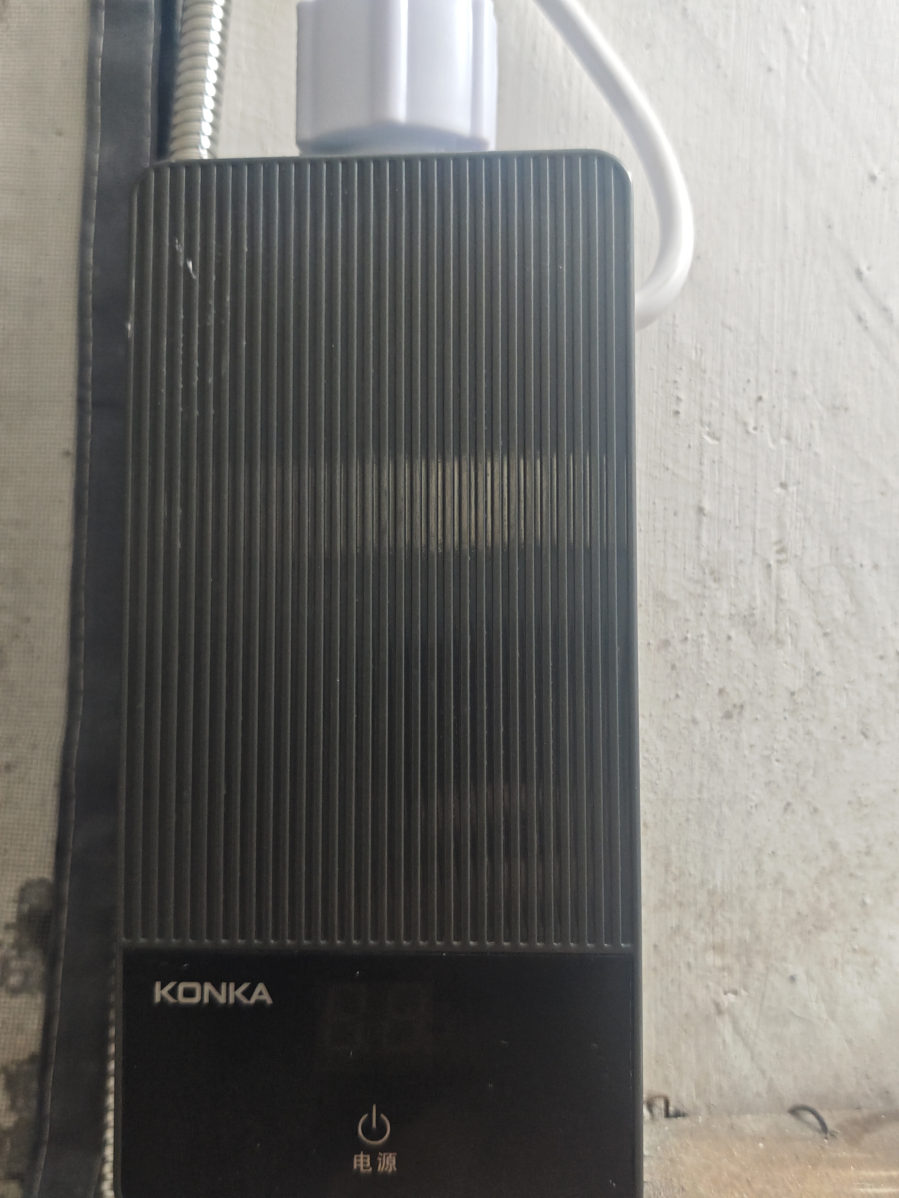 康佳（KONKA）【3400W 速热 + 免打孔安装 + 插头即用】即热式小厨宝 家用厨房电热水龙头热水器DJ34-KSDTF01 实拍图