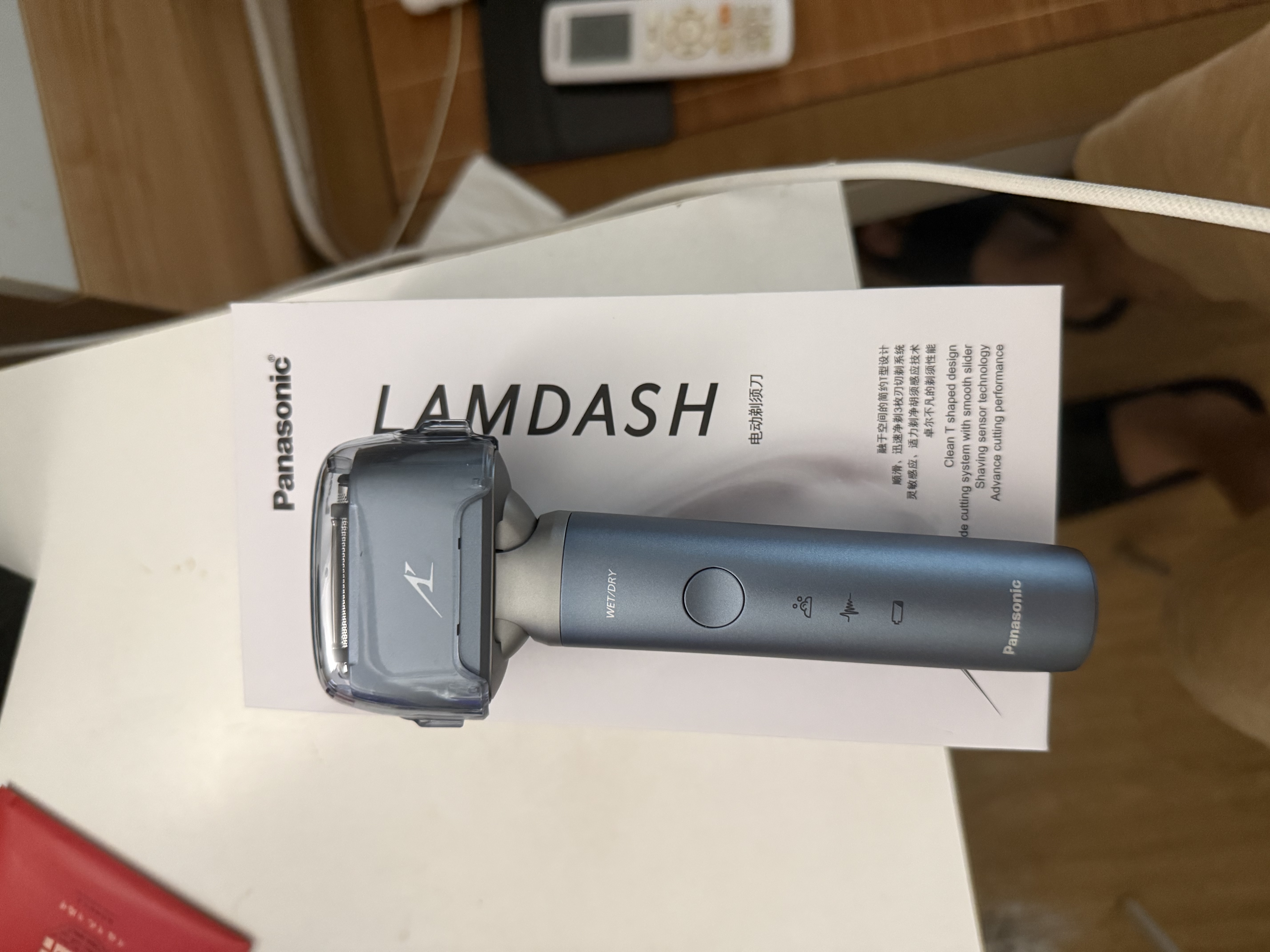 松下（Panasonic）【焕新补贴】小锤子3.0电动剃须刀往复式顺滑双滚轮亲肤智能旅行刮胡须刀便携款送男友生日LM36 抗菌升级丨雾蓝色常规款 实拍图