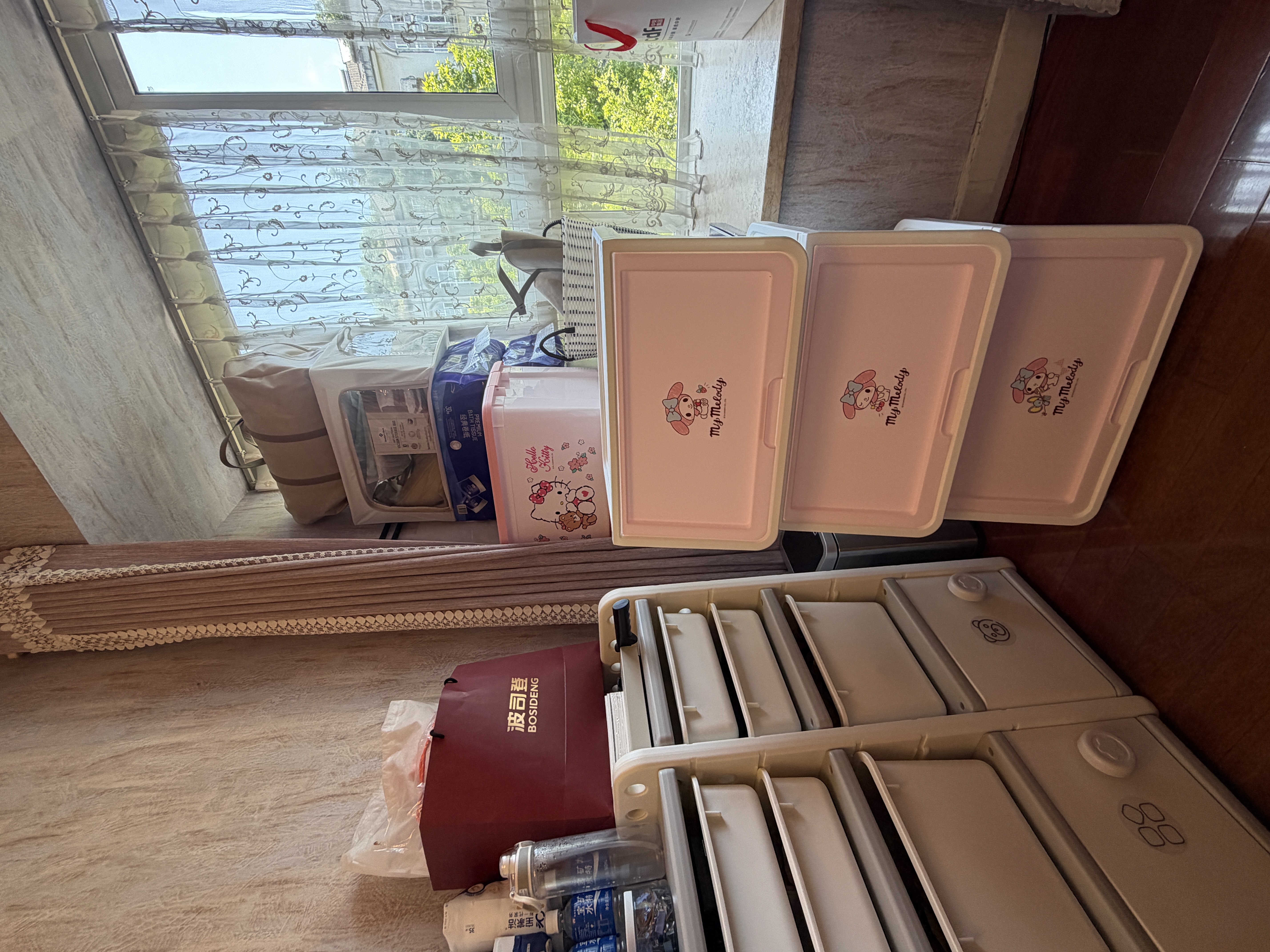 爱丽思（IRIS）收纳箱塑料儿童玩具零食整理箱卡通储物箱斜口前开叠加侧开收纳柜 【3个装】37L 美乐蒂 白/粉色 实拍图
