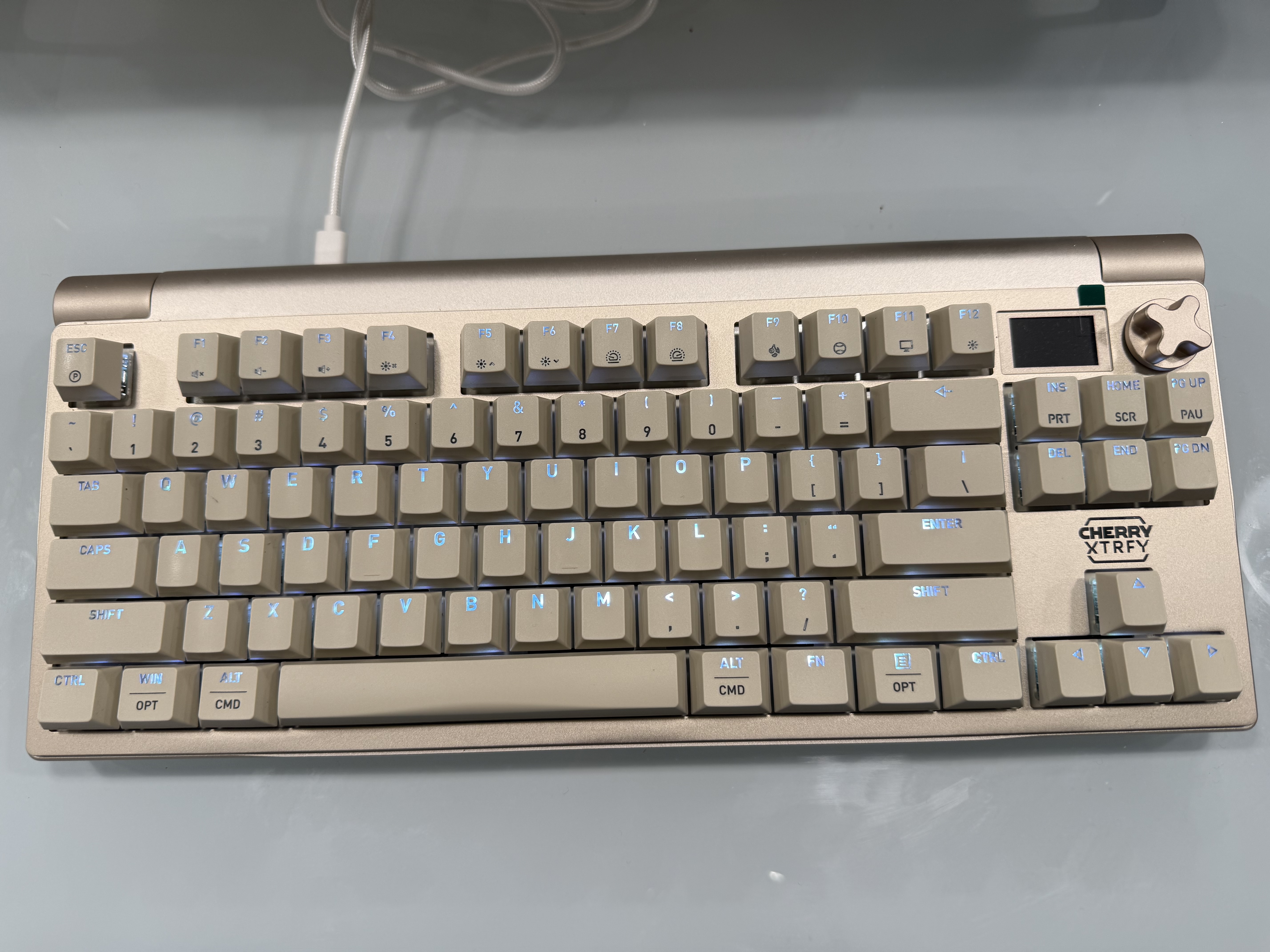 CHERRY樱桃MX8.3无线机械键盘8K回报客制化热插拔蓝牙三模84配列电竞游戏键盘无畏契约铝坨坨金色茶轴 实拍图