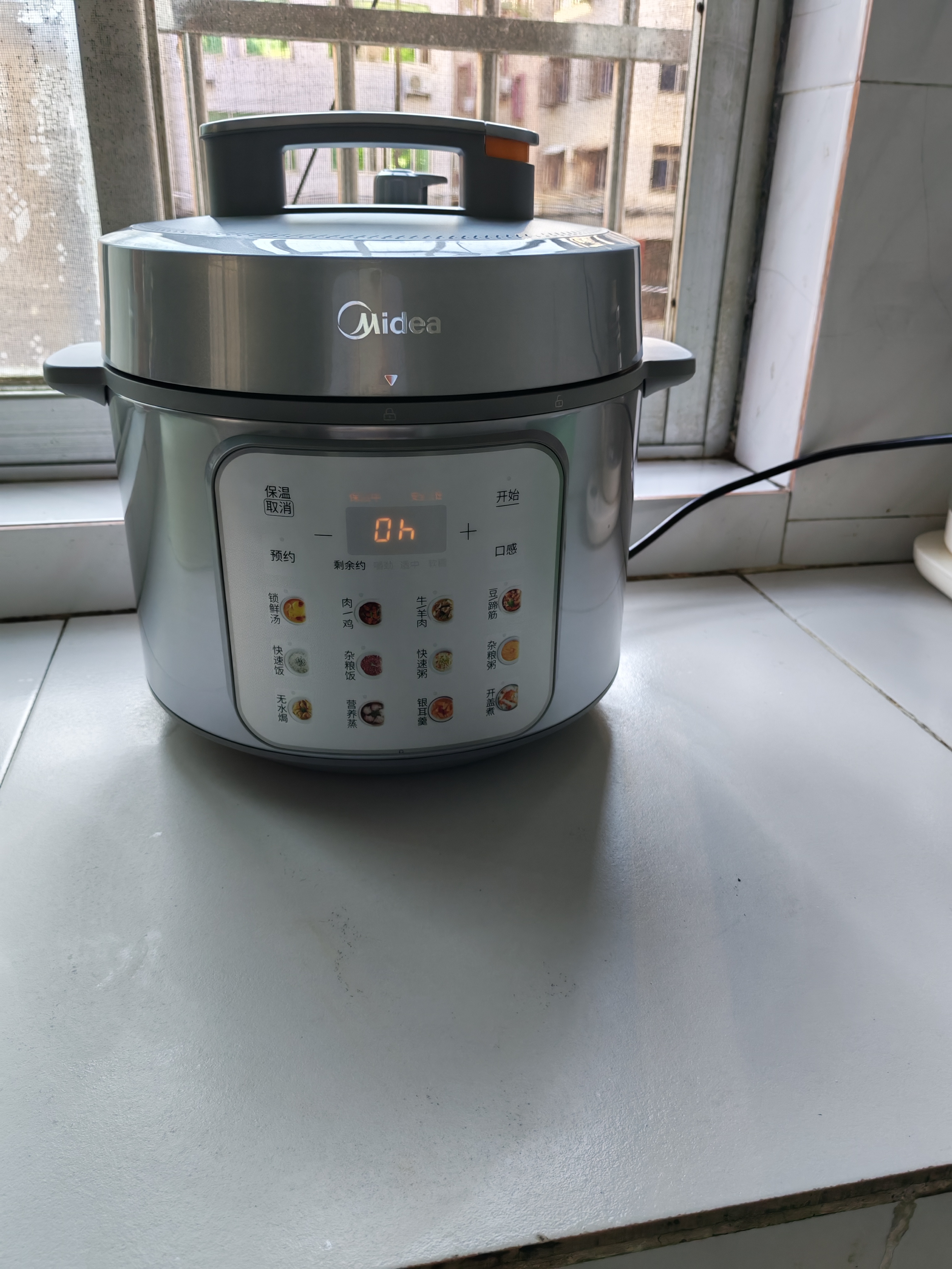 美的（Midea）有钛青瓷0涂层电压力锅5L 智能预约多功能一体高压电饭锅MY-E5811G家用4-6人开盖炖煮煲汤电饭锅 实拍图