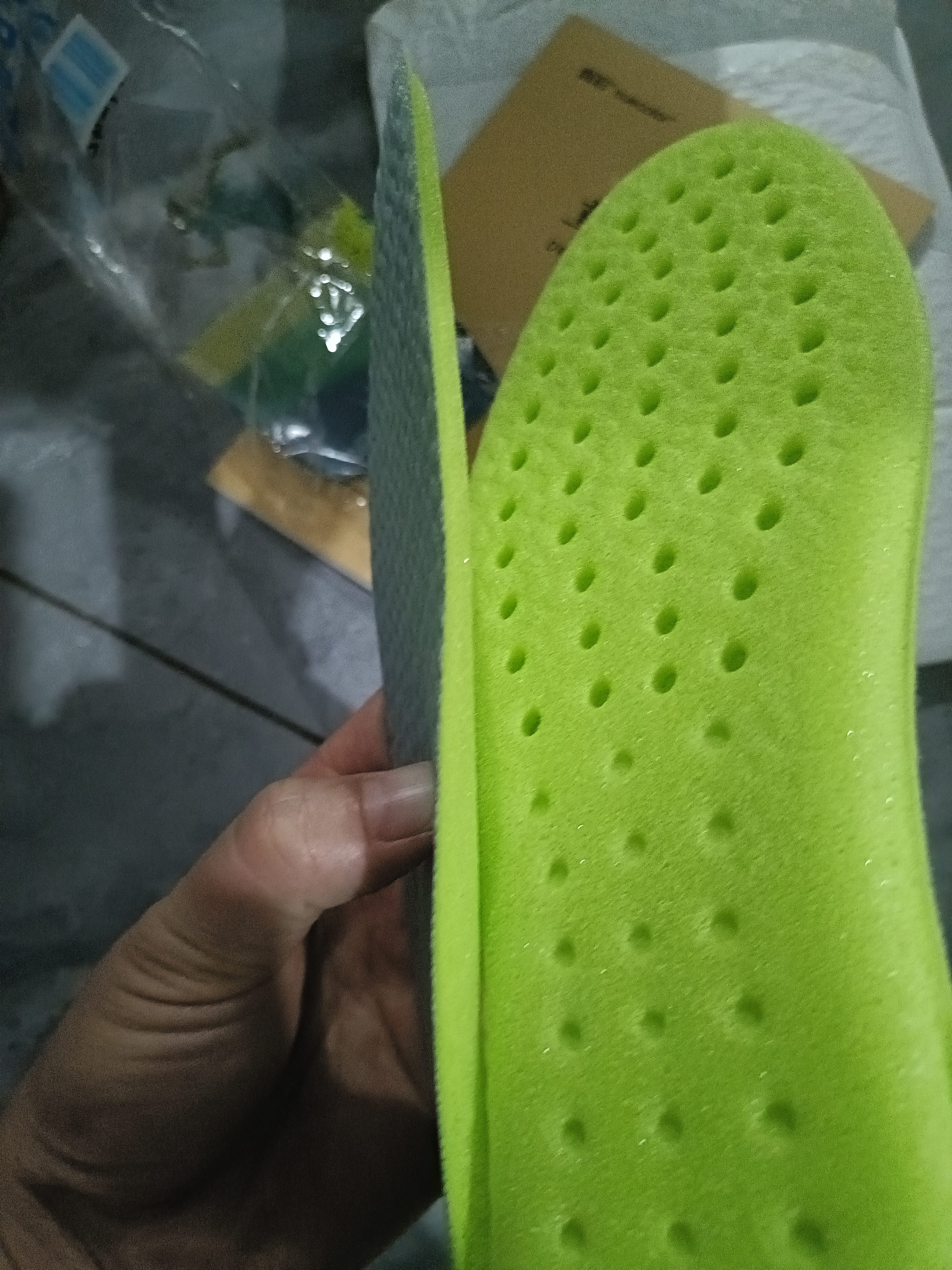 艾草防臭鞋垫吸汗透气军训超软久站防累减震运动舒适踩屎感防痛 2双-艾草吸汗防臭鞋垫灰色 41-42 实拍图