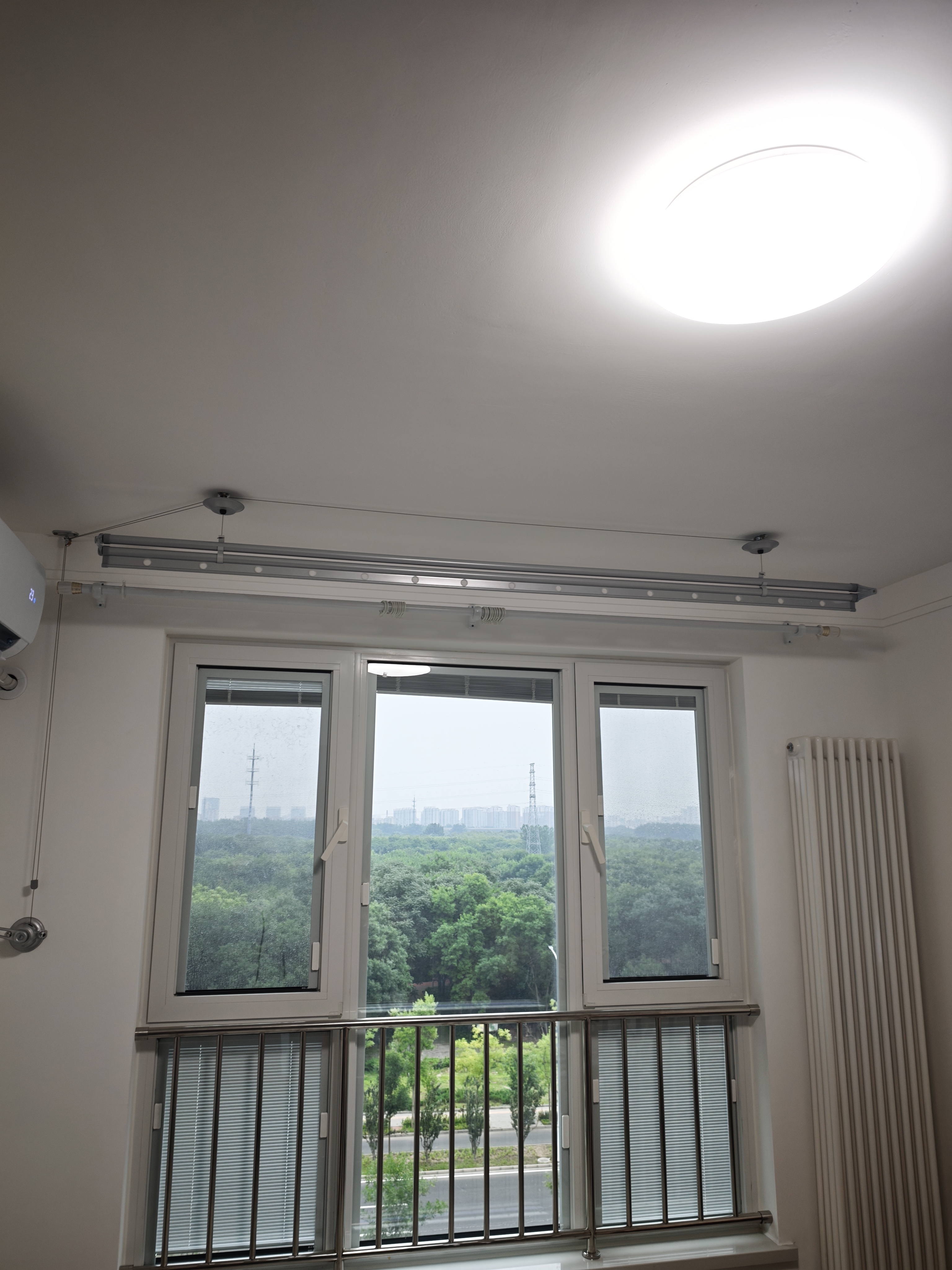 金贵夫人晾衣架阳台手摇式升降晾衣架单杆手动晾衣杆室内晒衣架折叠凉衣服 冰川银 2.4m 单杆 +免费安装 实拍图
