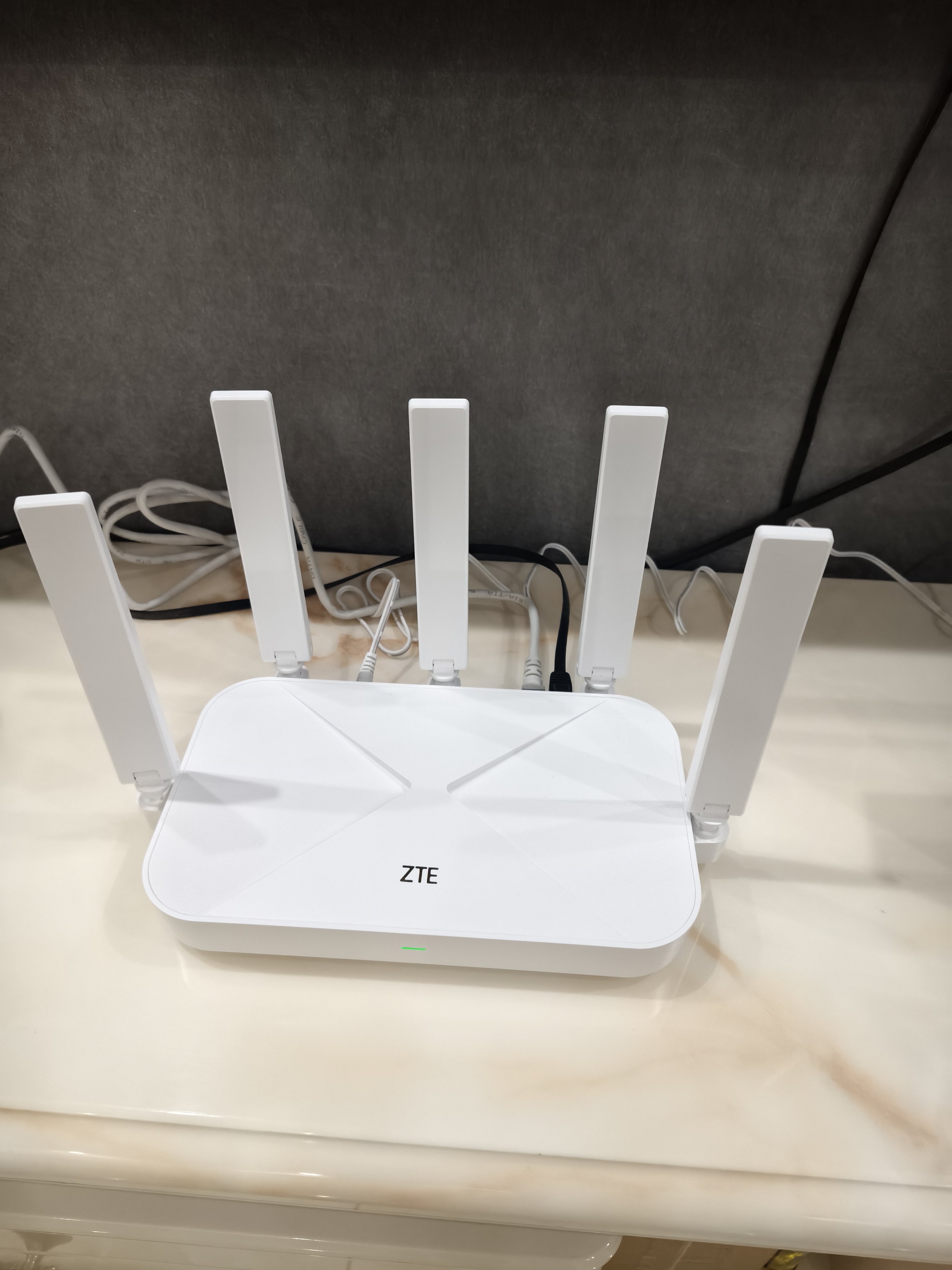 中兴（ZTE）【巡天AX3000&晴天AX3000】WIFI6千兆无线家用路由器 5G双频穿墙王 Mesh 3000M全屋套装（1+1） 实拍图