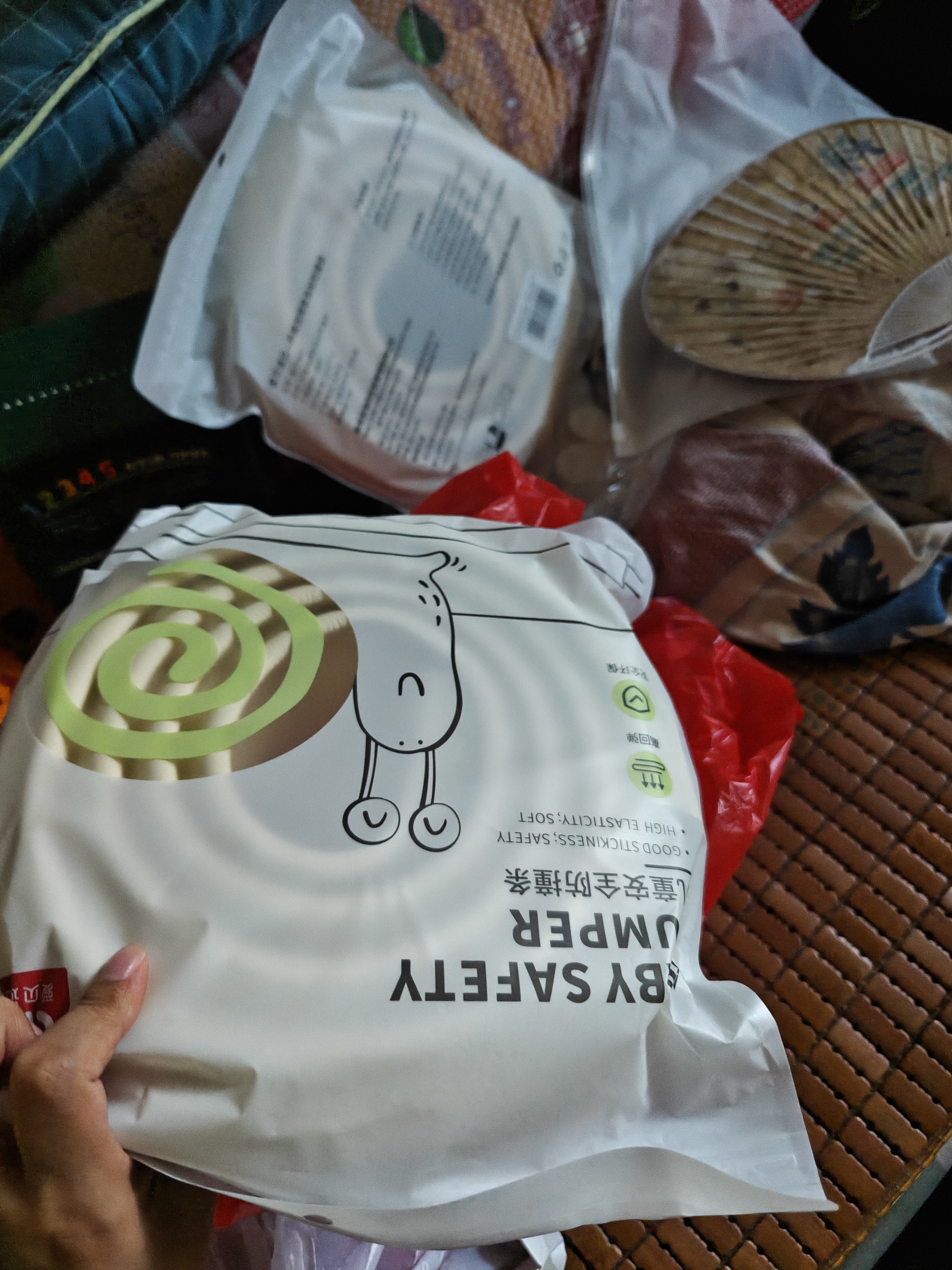 爱贝迪拉（AIBEDILA）婴儿防撞条婴幼儿防磕碰防护条免贴胶加宽加厚L型米色6米 实拍图