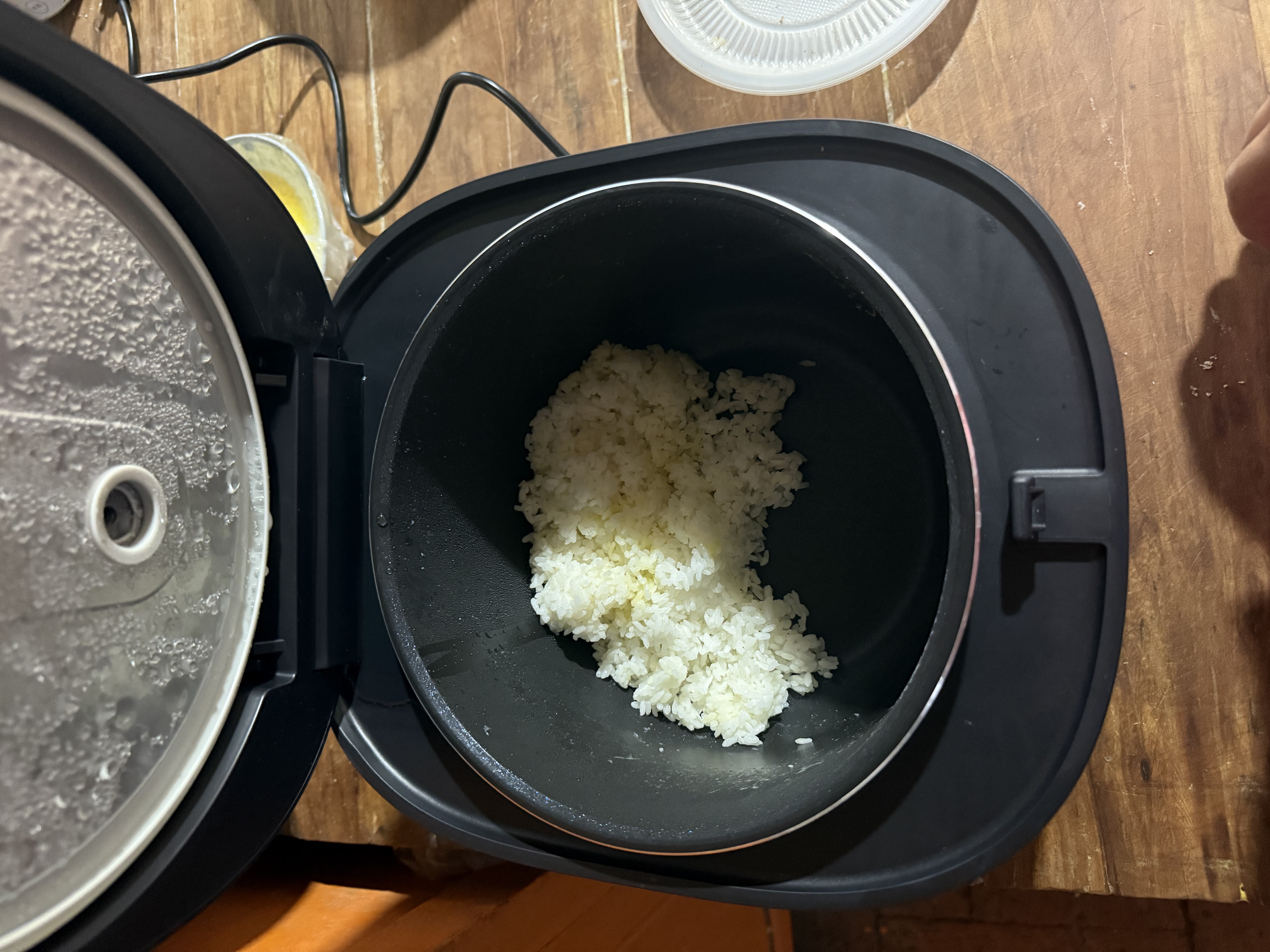 苏泊尔（SUPOR）电饭煲多功能蓝钻厚釜内胆电饭锅3升大容量煮饭煮粥饭煲2-3人使用家用微压煮饭锅 家用不粘系列 5L 6层不粘内胆 实拍图