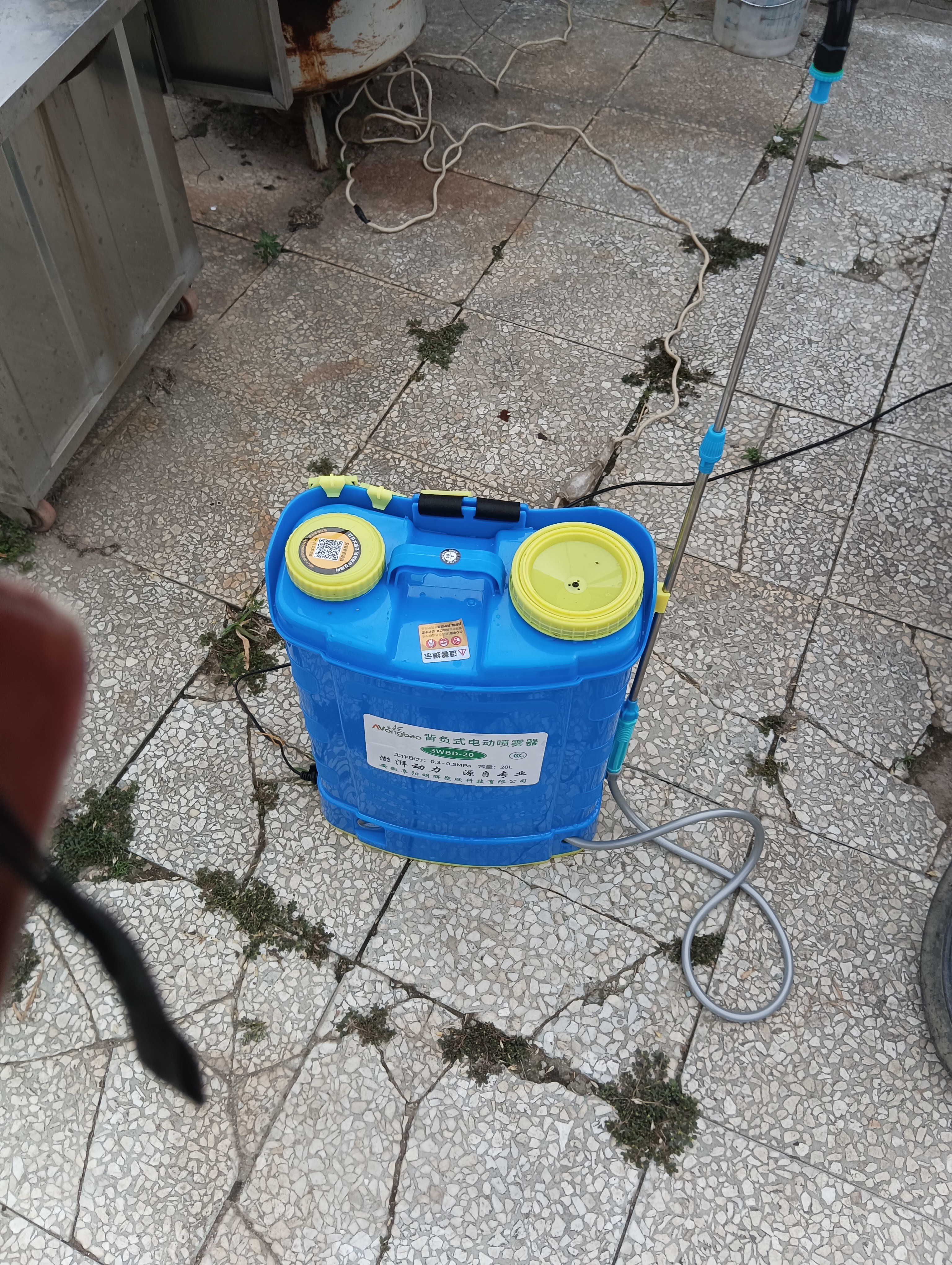 农宝 20L高压电动喷雾器充电打药机喷雾喷水浇花消毒喷雾器 机身调速 实拍图