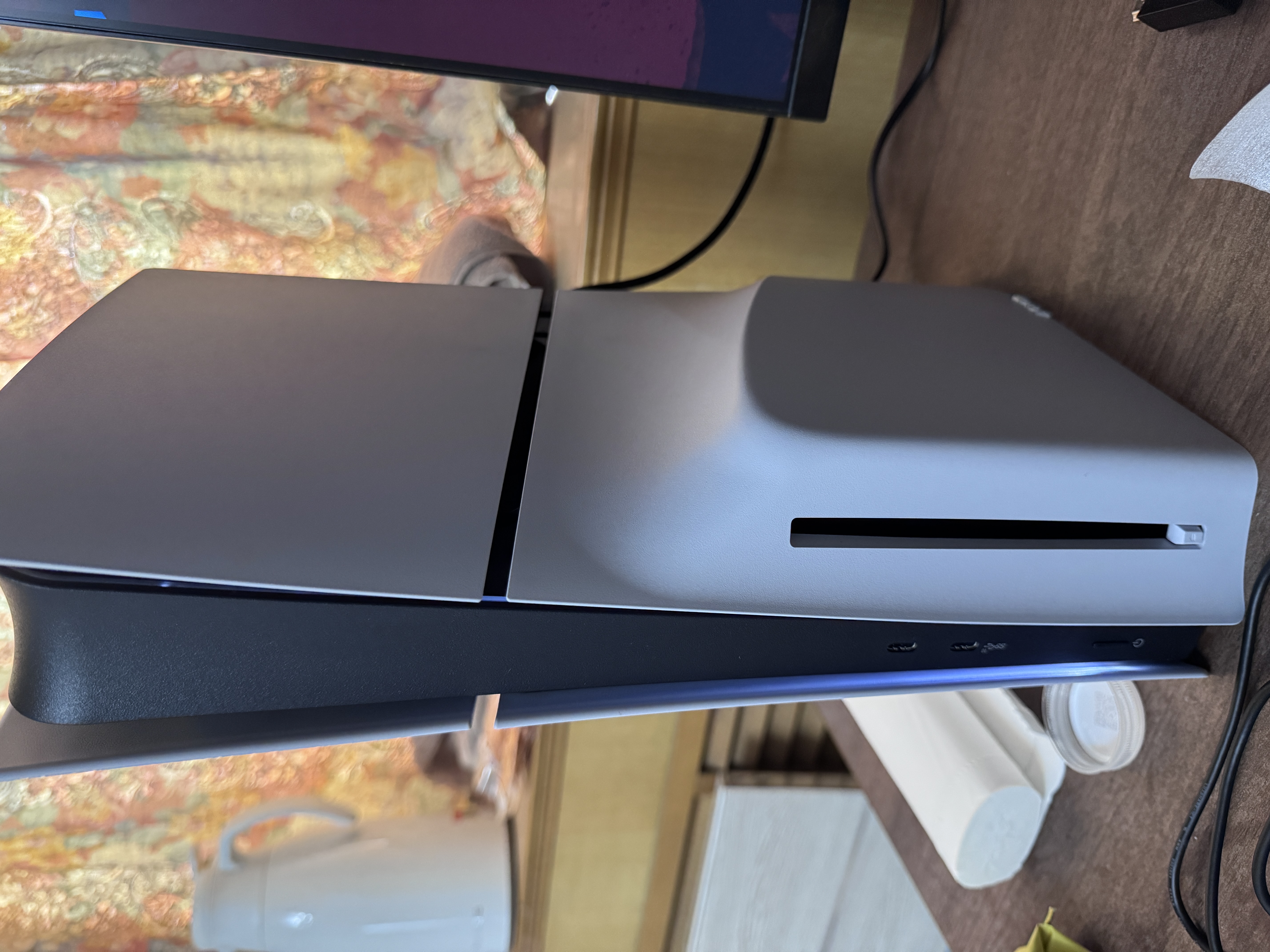 索尼（SONY）【国内保税仓】PS5Pro/slim 光驱/数字版游戏主机 游戏配件 支持VR设备 支持GTA6 港版PS5slim 光驱版（保税仓） 官方标配 实拍图